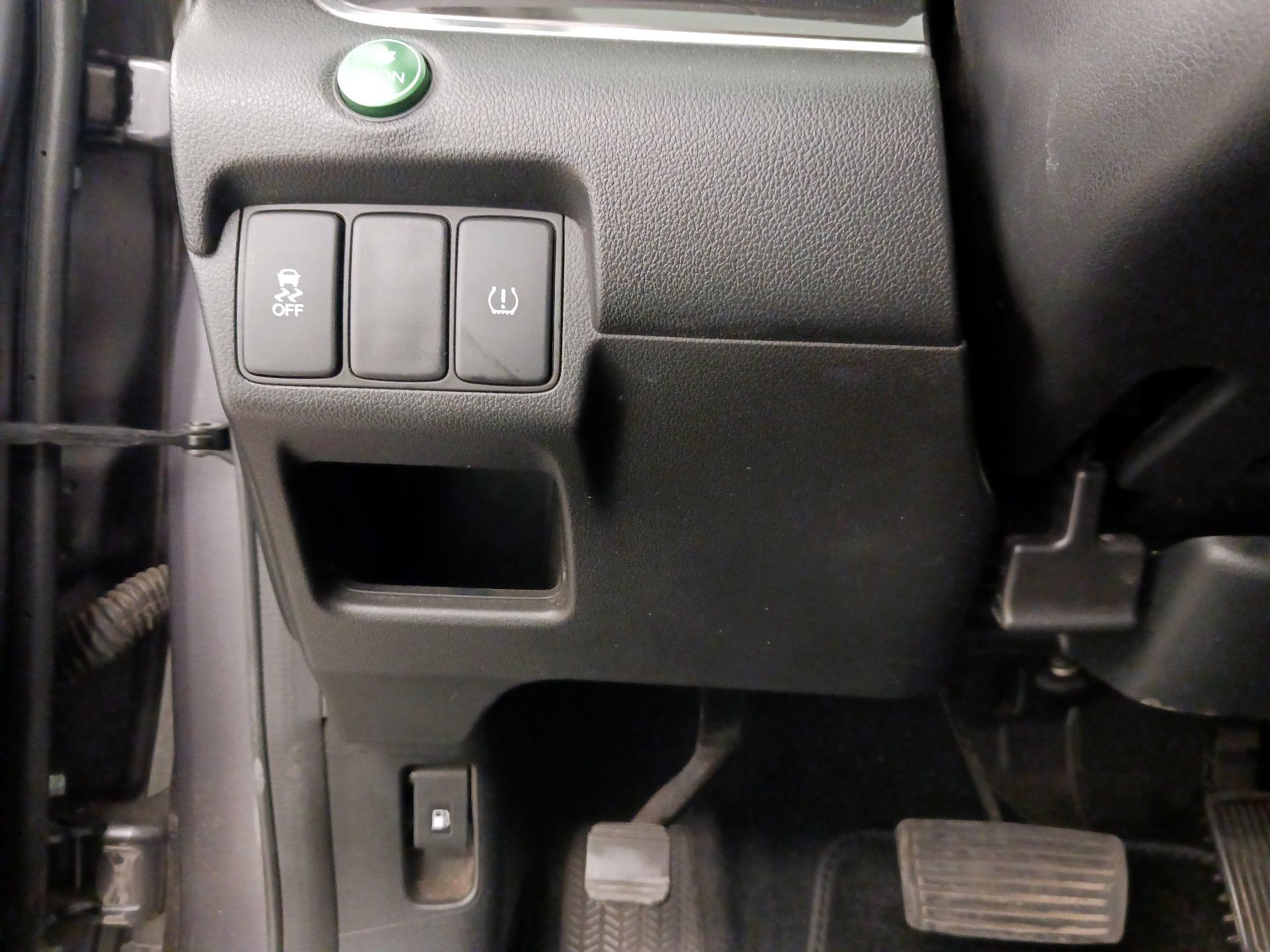 Thumbnail: 2015 Honda CR-V - 13