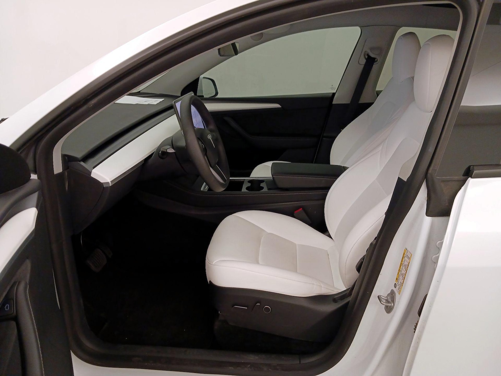 2023 Tesla Model Y Long Range - Photo 12