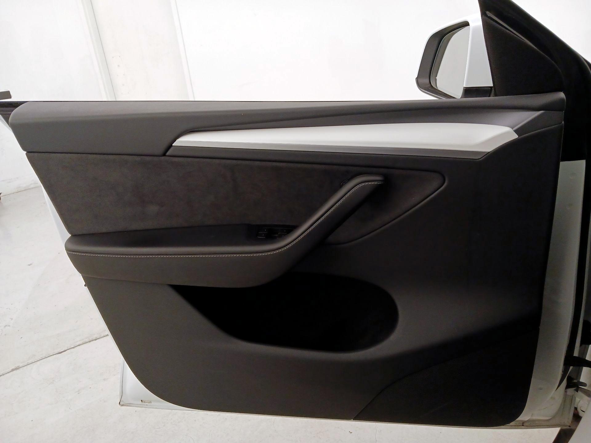 Thumbnail: 2023 Tesla Model Y - 12