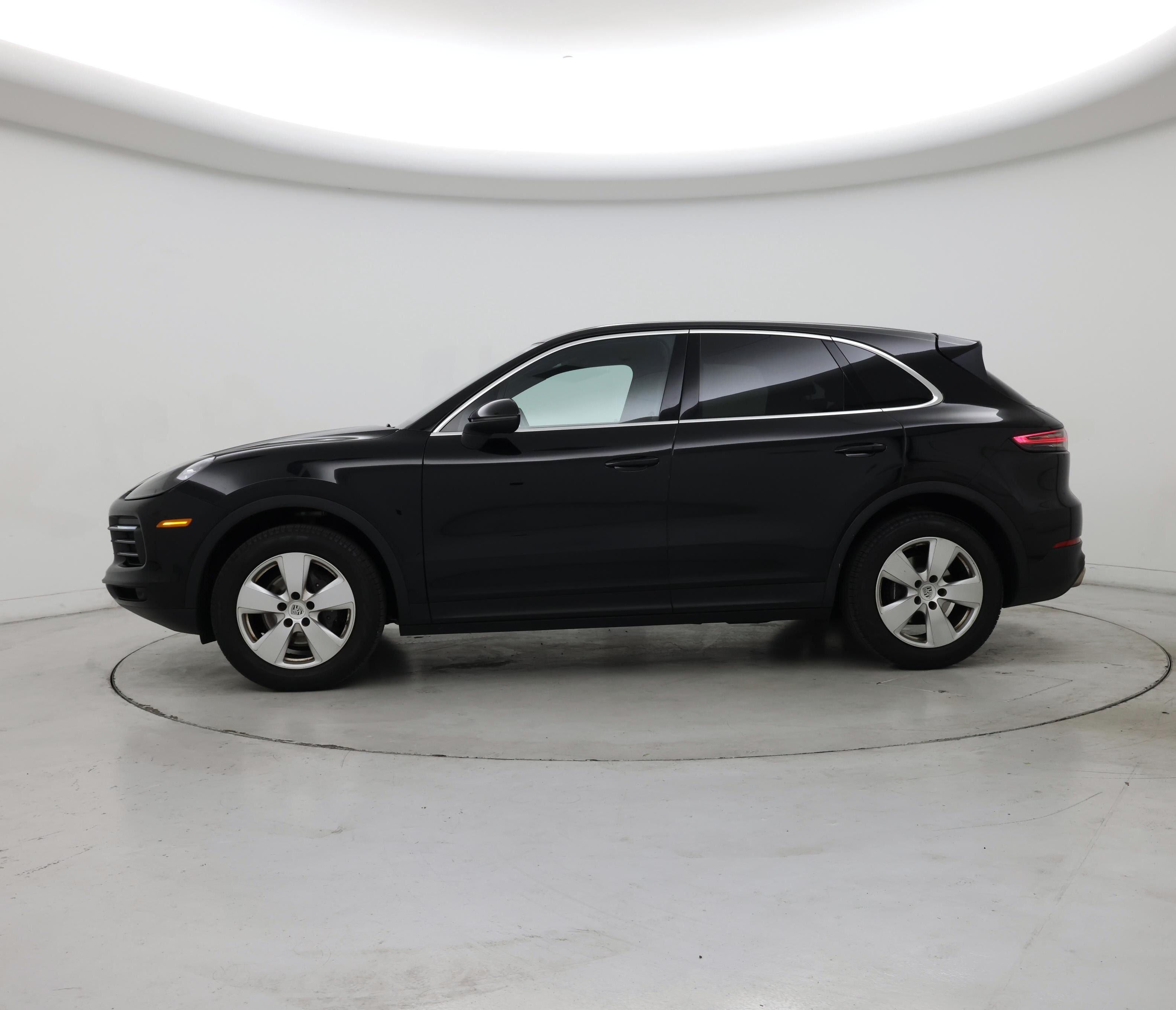 Thumbnail: 2020 Porsche Cayenne - 3
