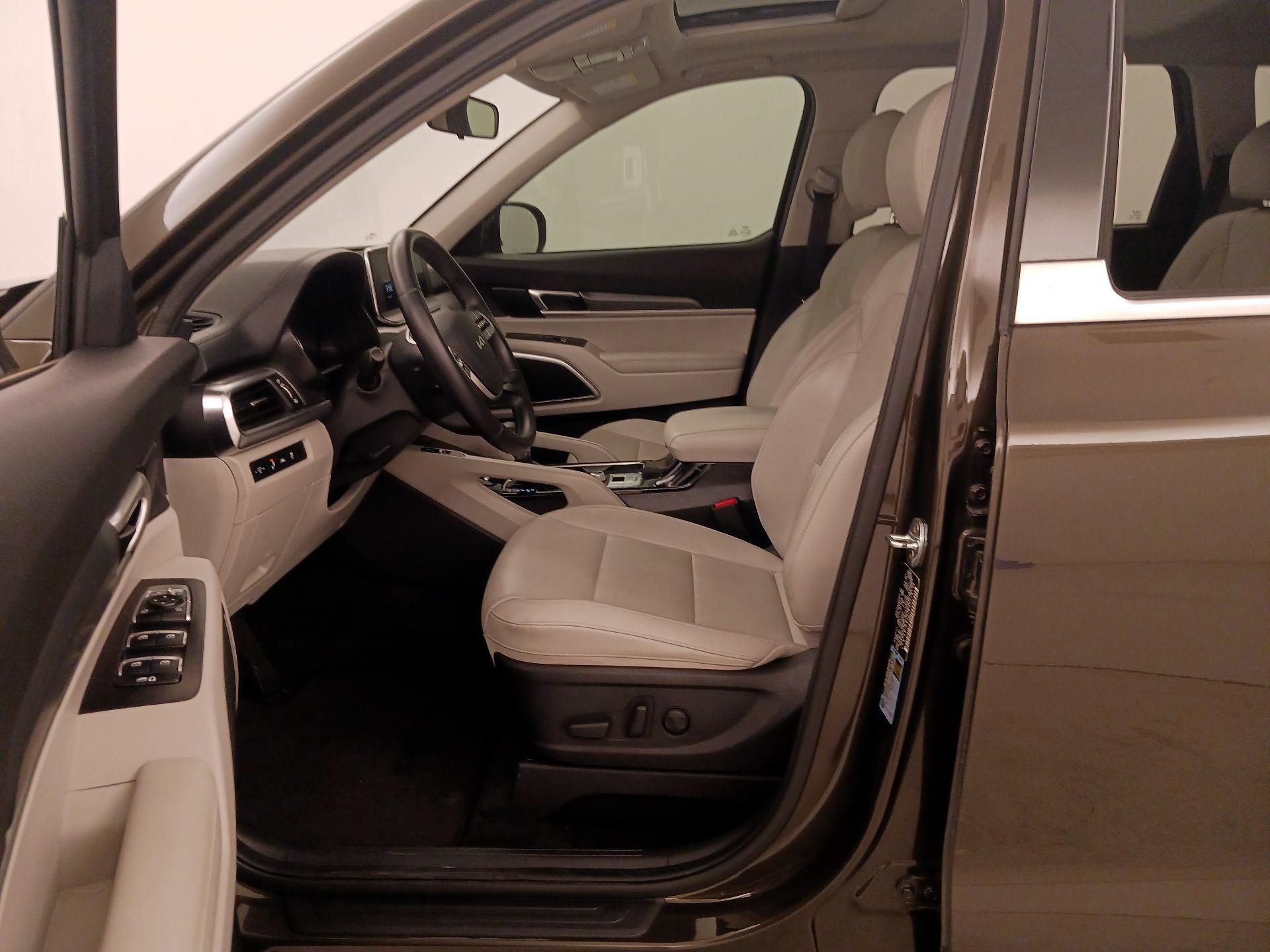 Thumbnail: 2022 Kia Telluride - 11