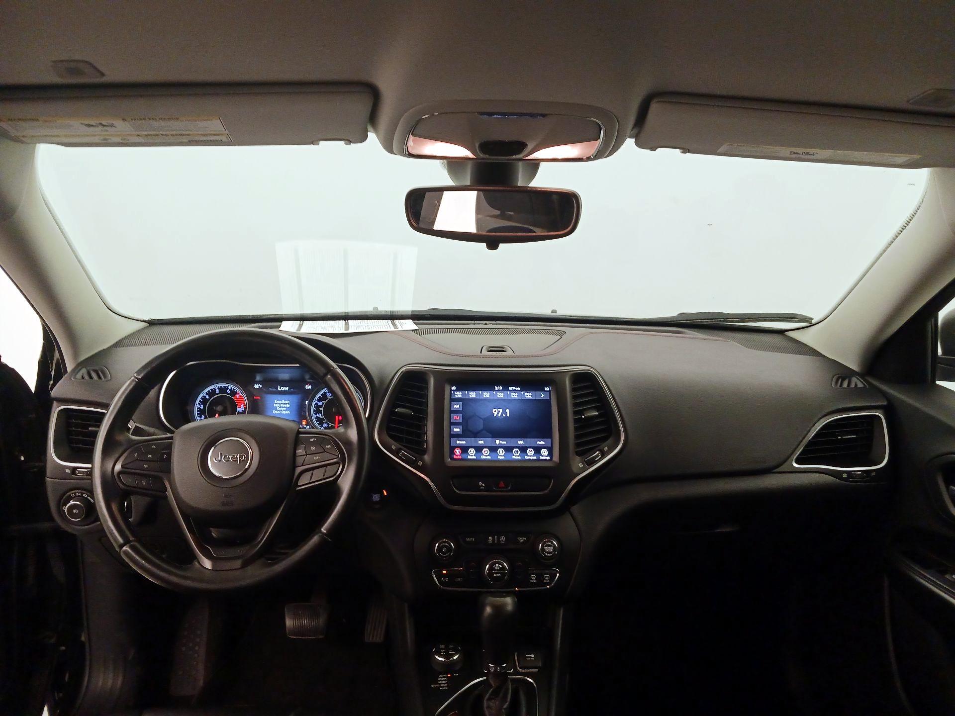 Thumbnail: 2019 Jeep Cherokee - 9