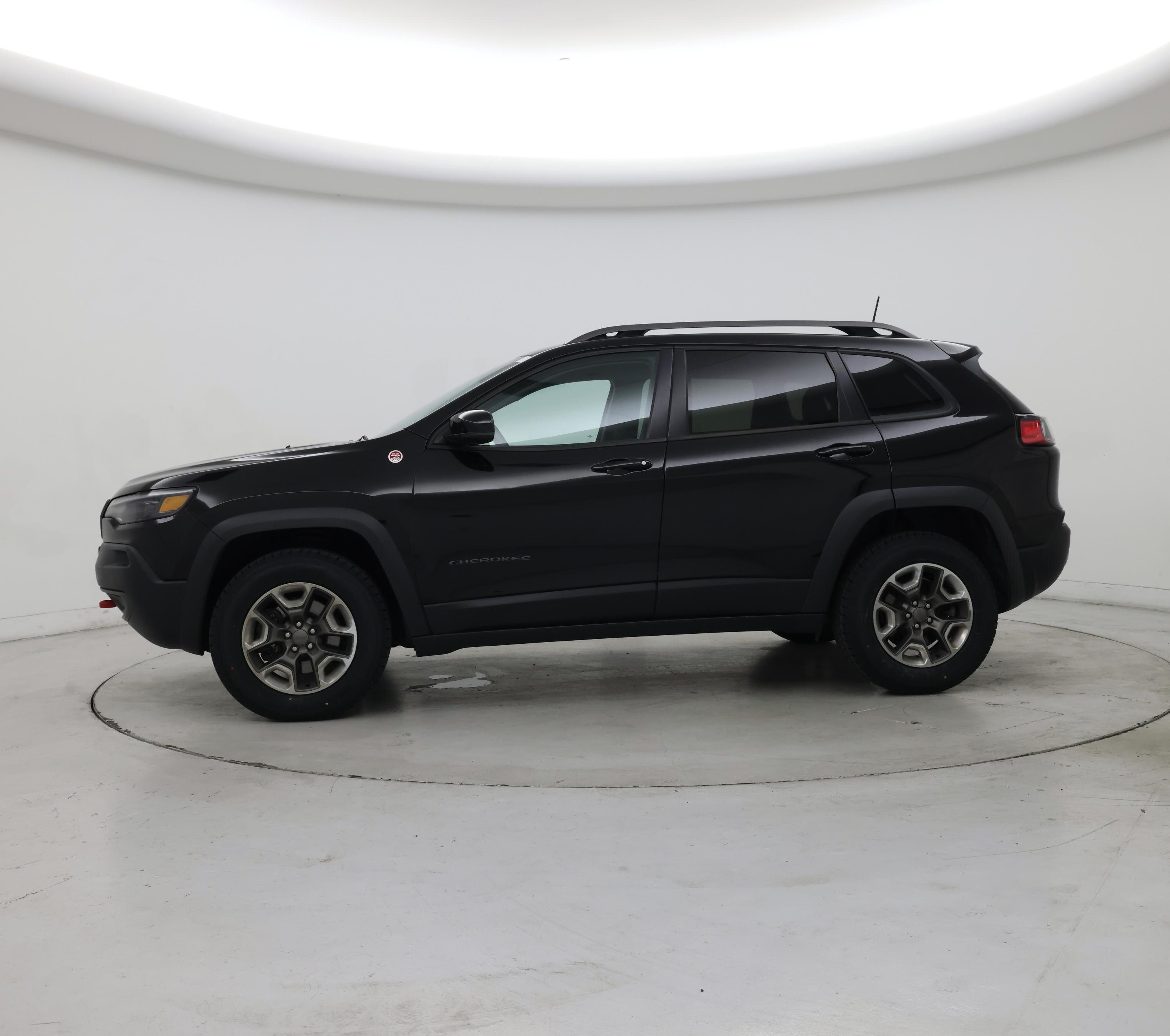 Thumbnail: 2019 Jeep Cherokee - 3