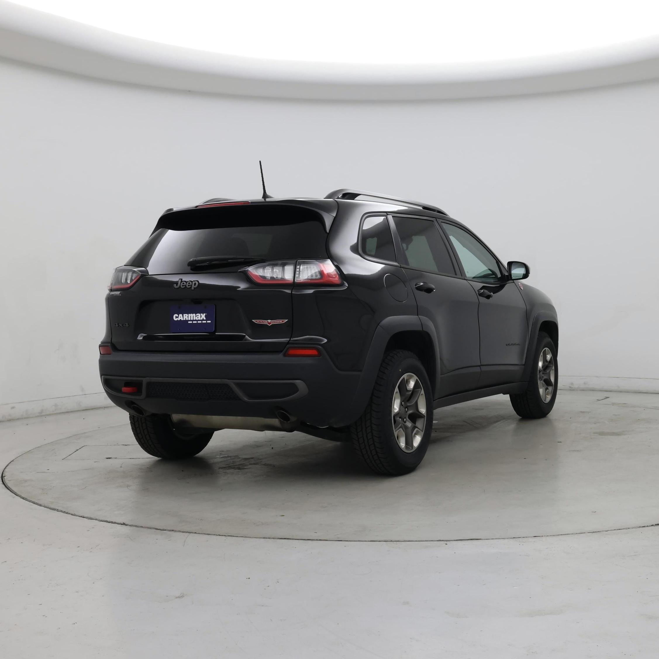 Thumbnail: 2019 Jeep Cherokee - 8