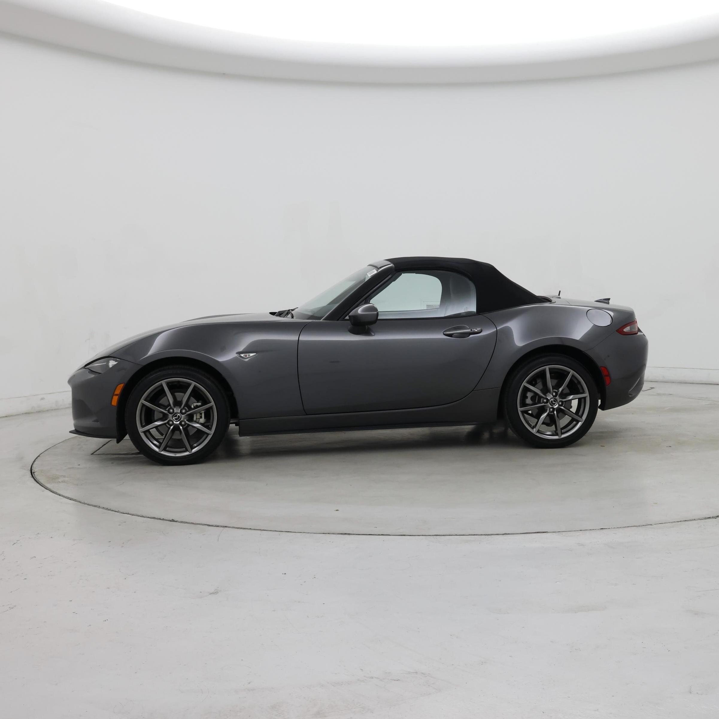 Thumbnail: 2020 Mazda MX-5 Miata - 3