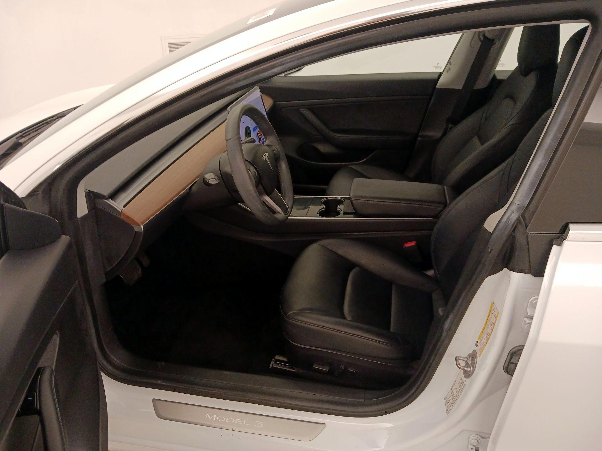 Thumbnail: 2020 Tesla Model 3 - 11