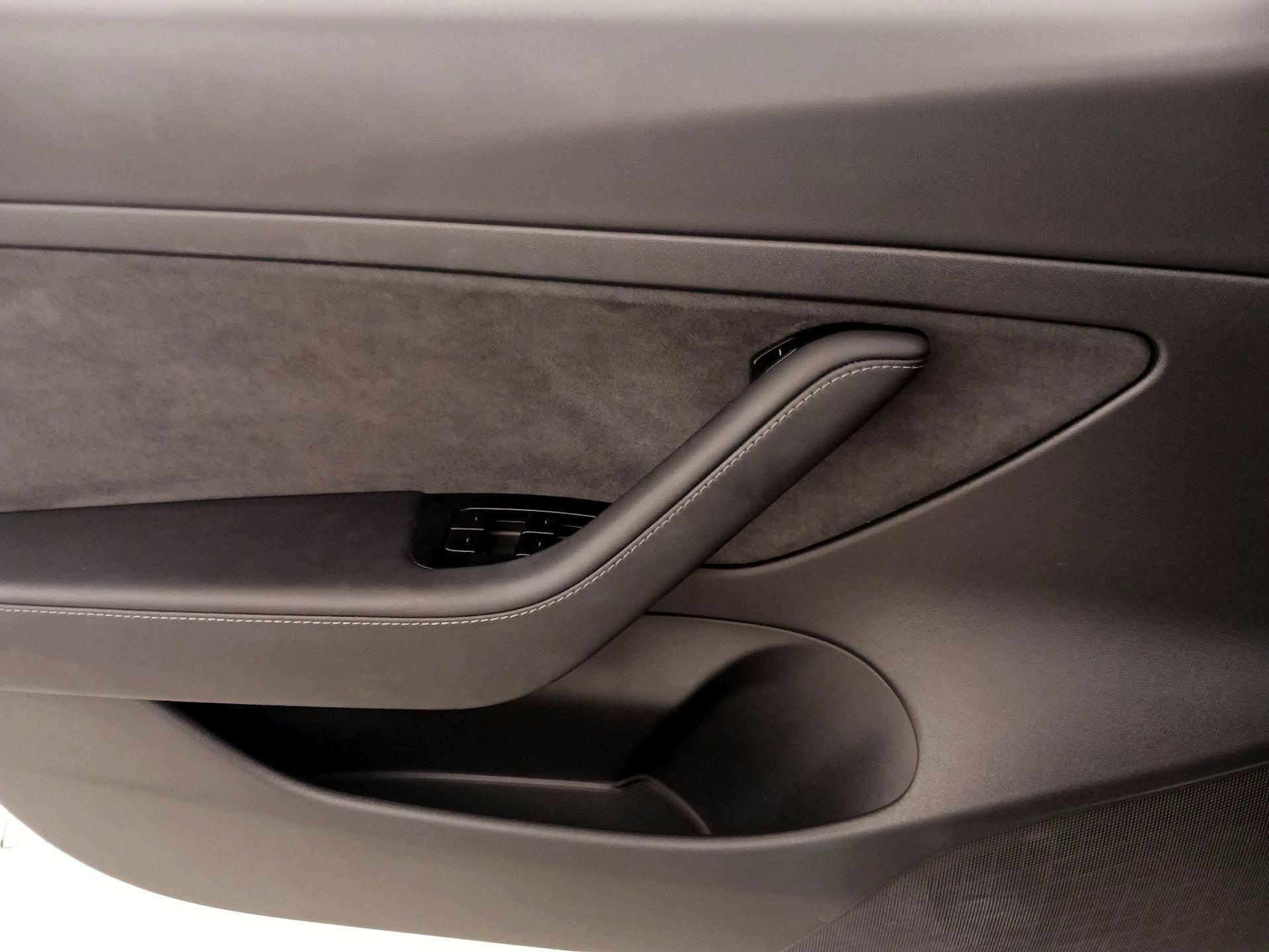 Thumbnail: 2020 Tesla Model 3 - 12