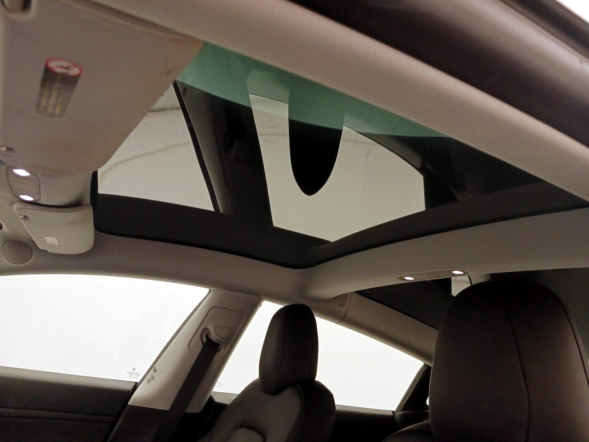 Thumbnail: 2020 Tesla Model 3 - 19
