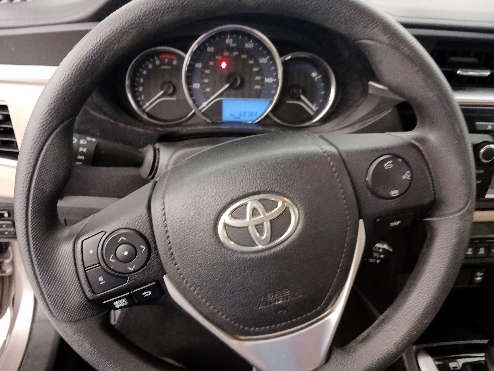 Thumbnail: 2015 Toyota Corolla - 10