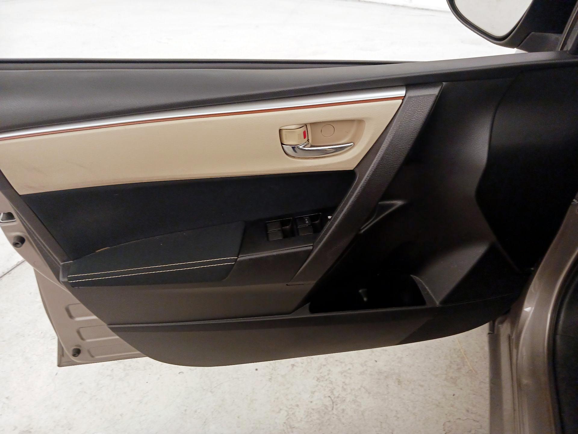 Thumbnail: 2015 Toyota Corolla - 12