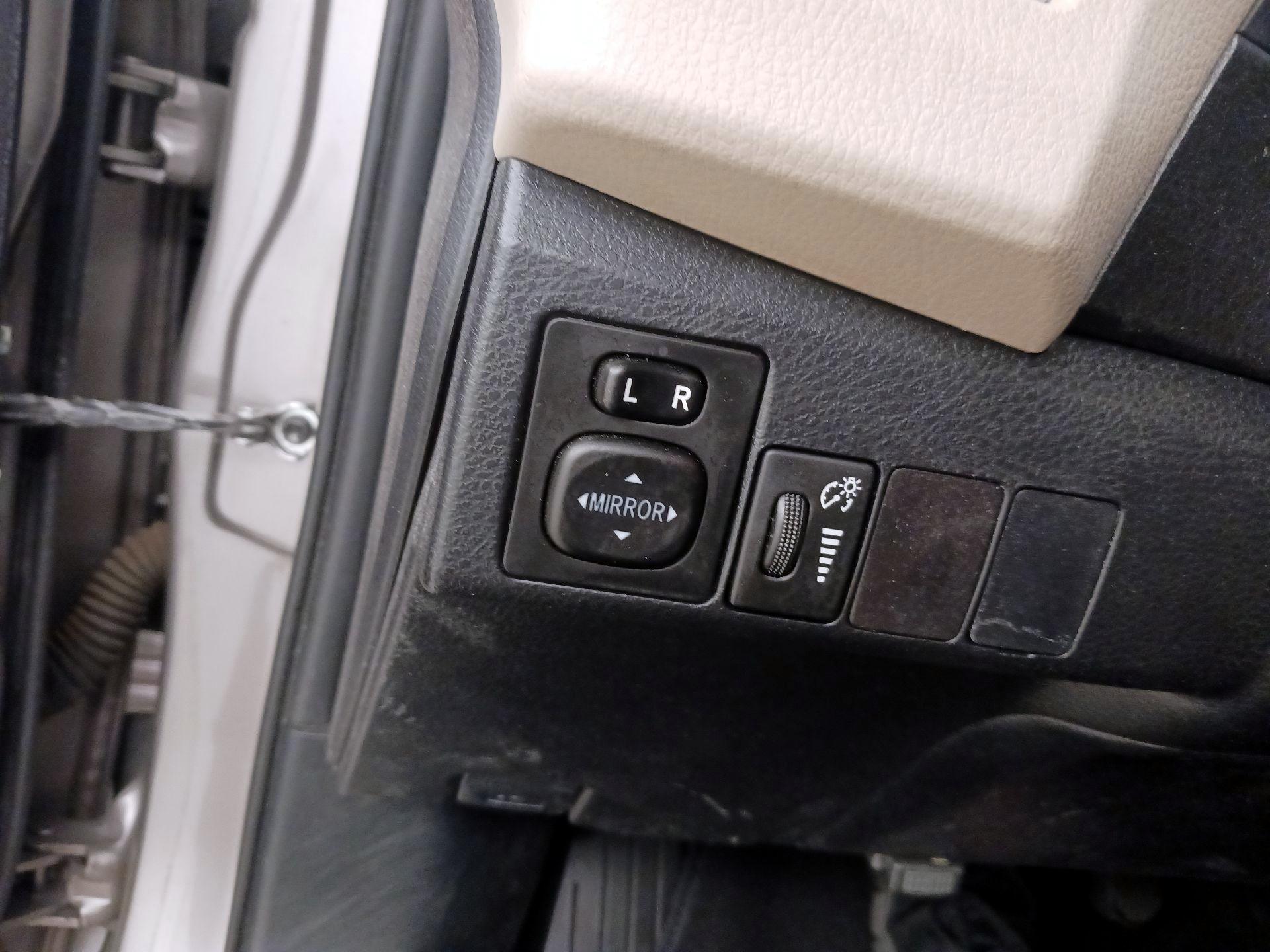 Thumbnail: 2015 Toyota Corolla - 13