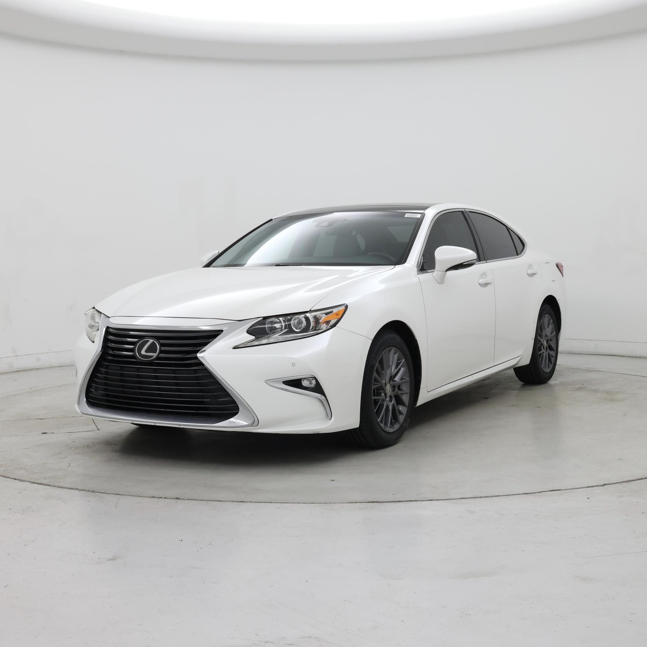 Thumbnail: 2018 Lexus ES - 4