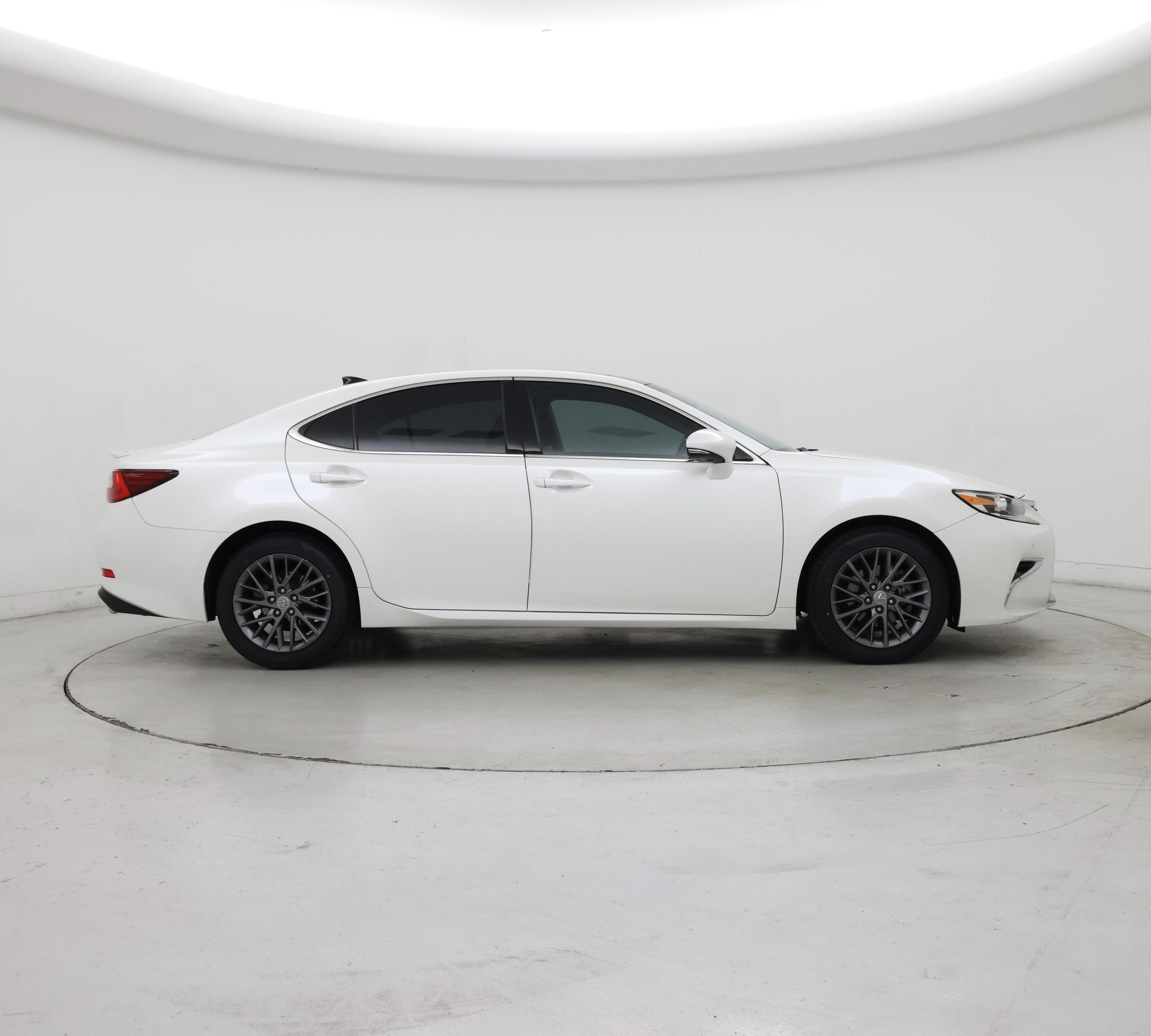 Thumbnail: 2018 Lexus ES - 7