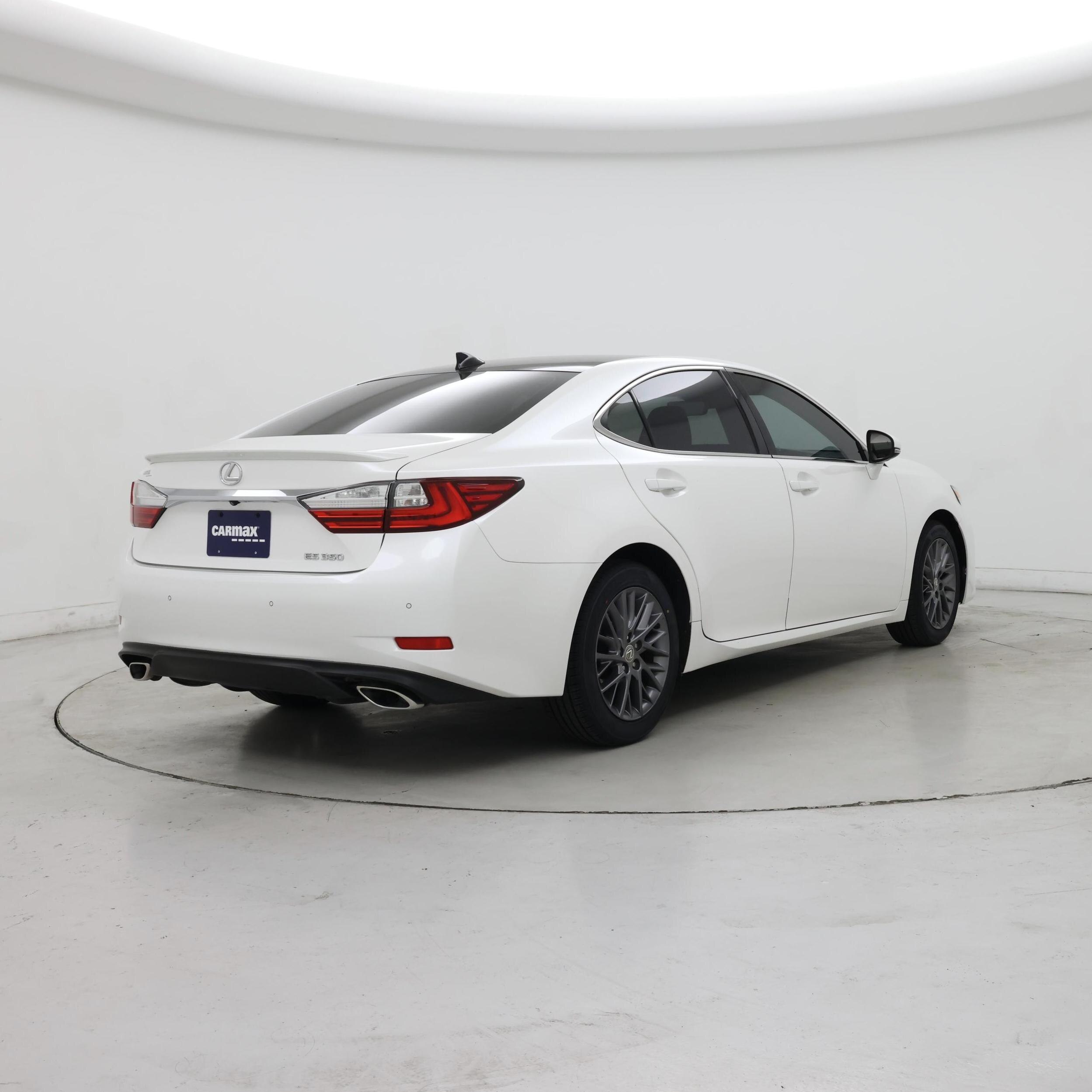 Thumbnail: 2018 Lexus ES - 8