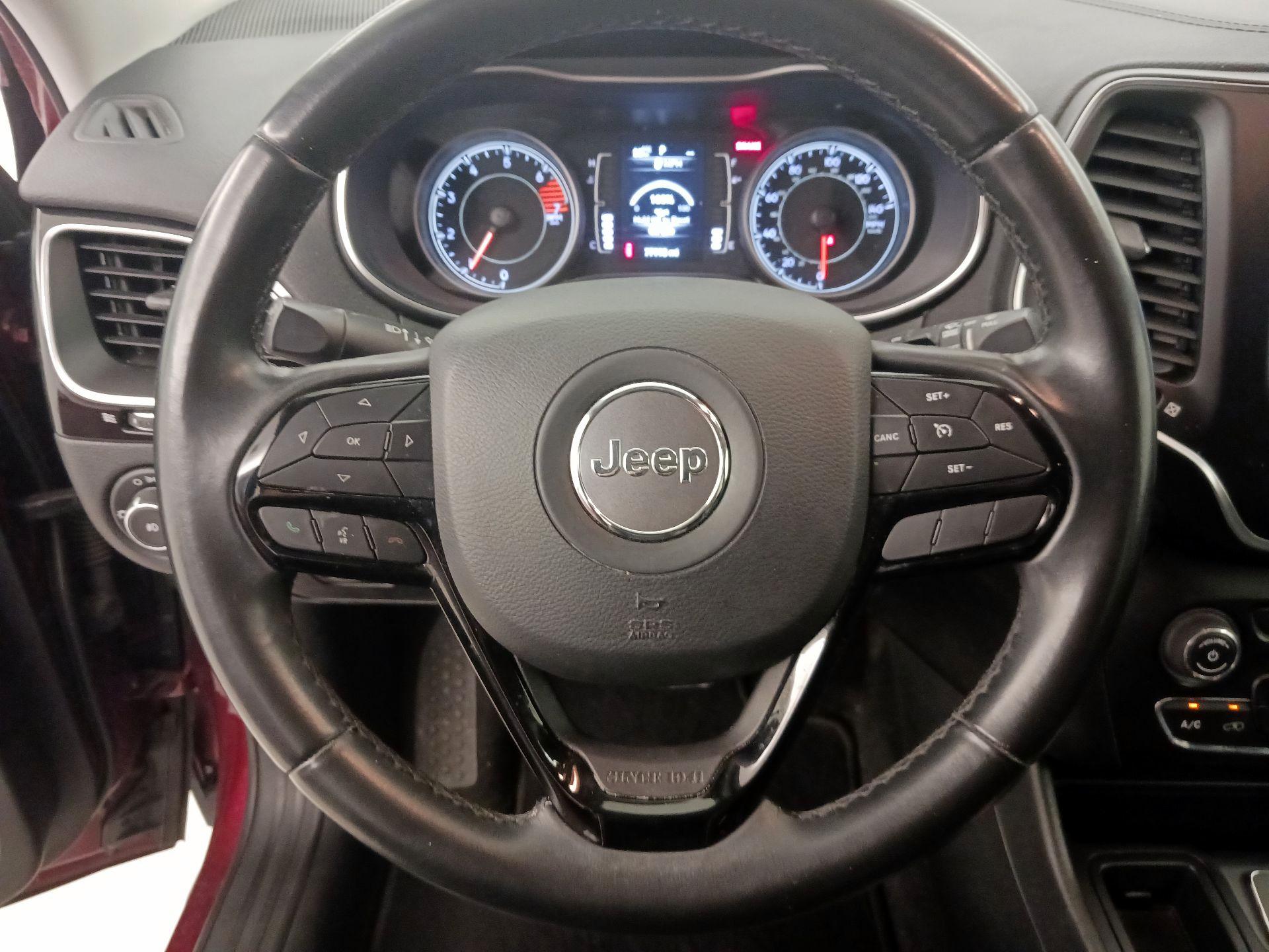Thumbnail: 2019 Jeep Cherokee - 10