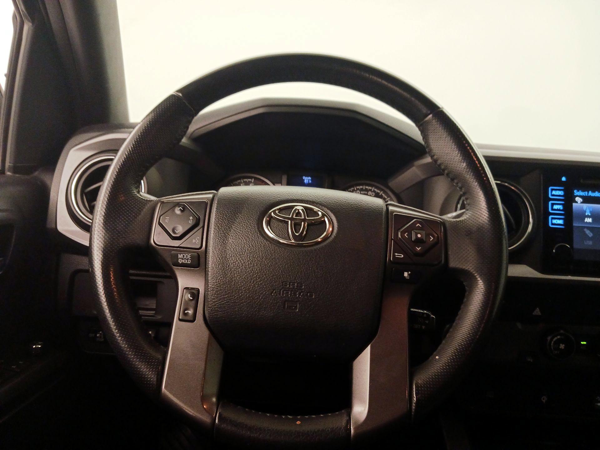 Thumbnail: 2017 Toyota Tacoma - 10