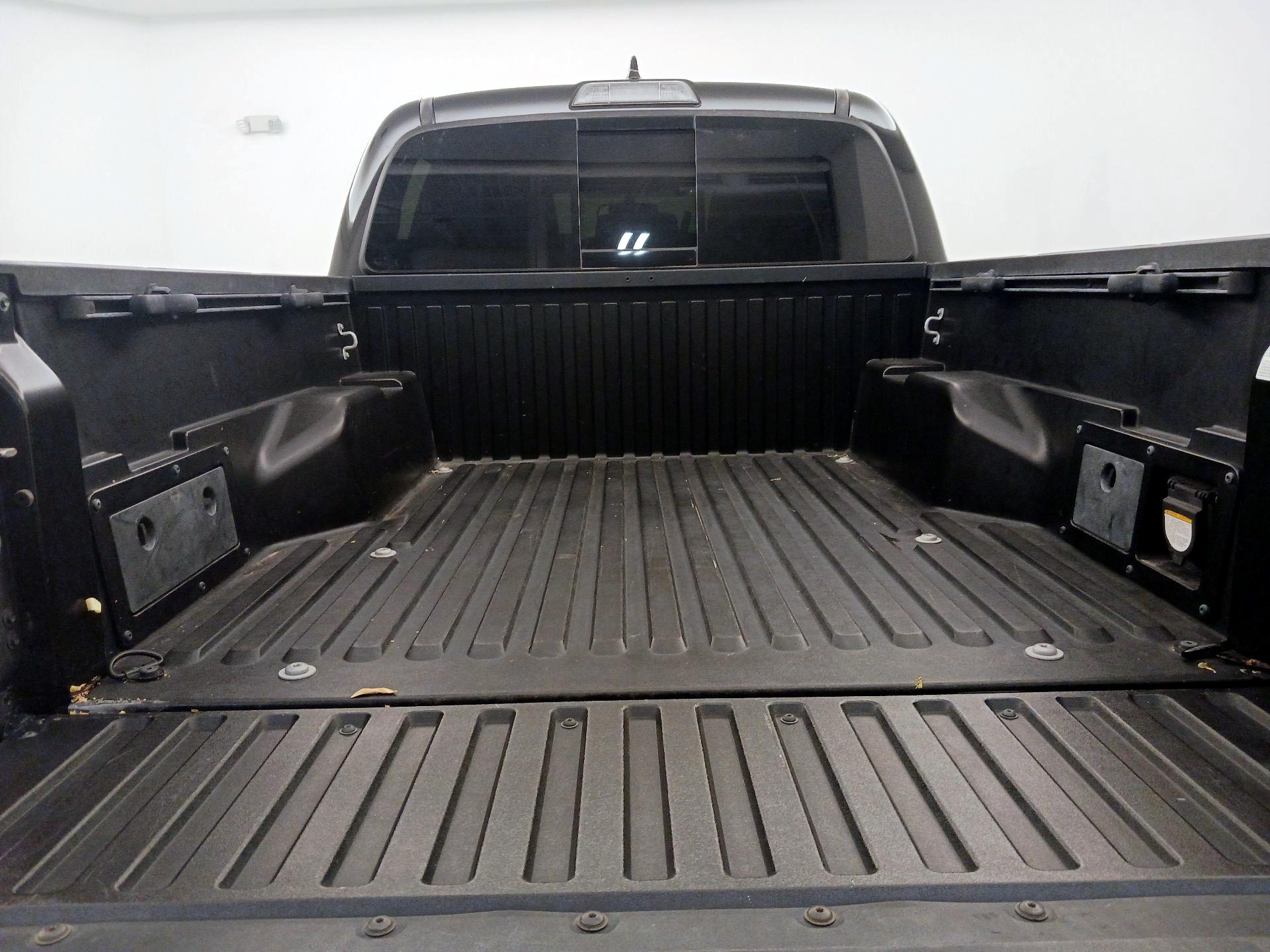 Thumbnail: 2017 Toyota Tacoma - 20