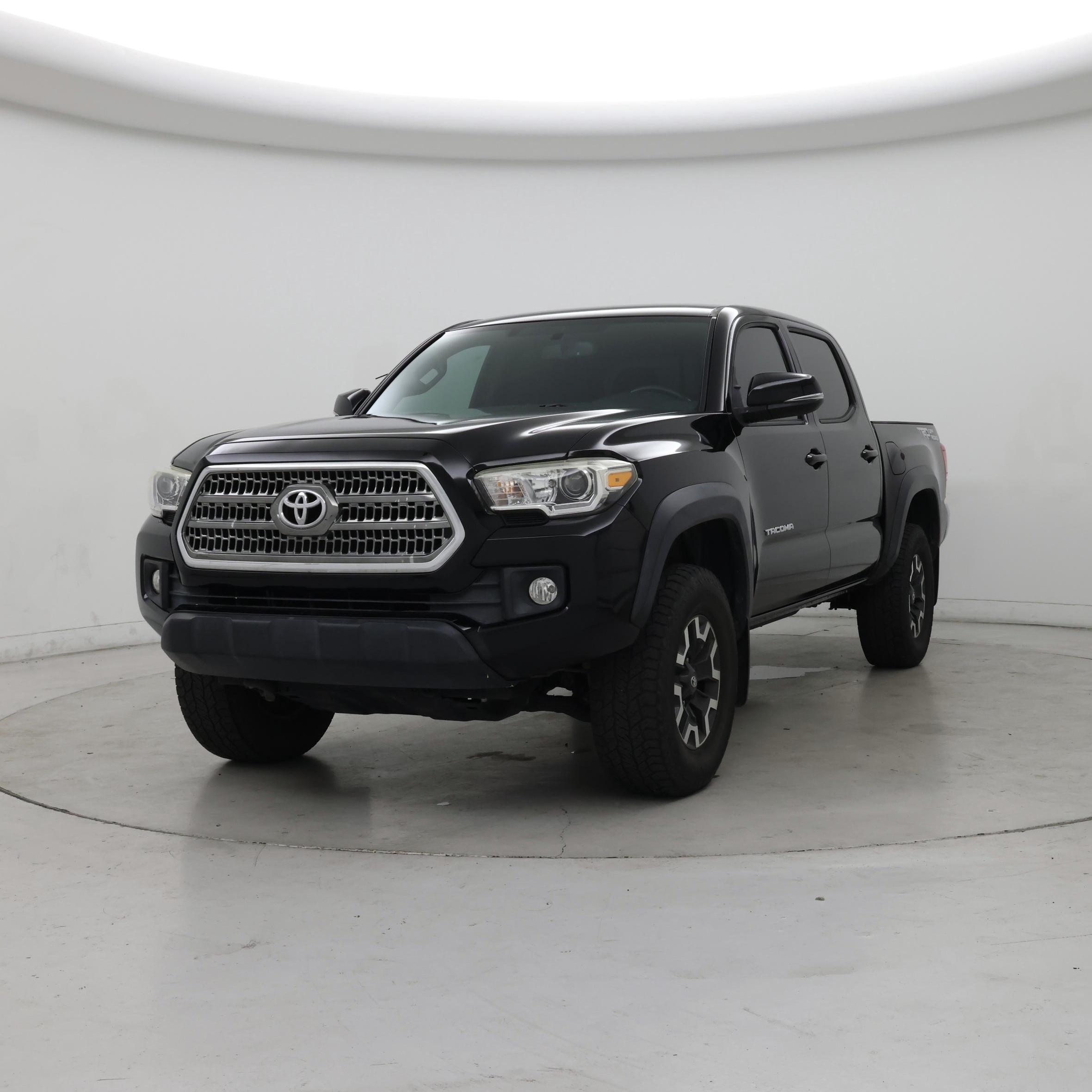 Thumbnail: 2017 Toyota Tacoma - 4