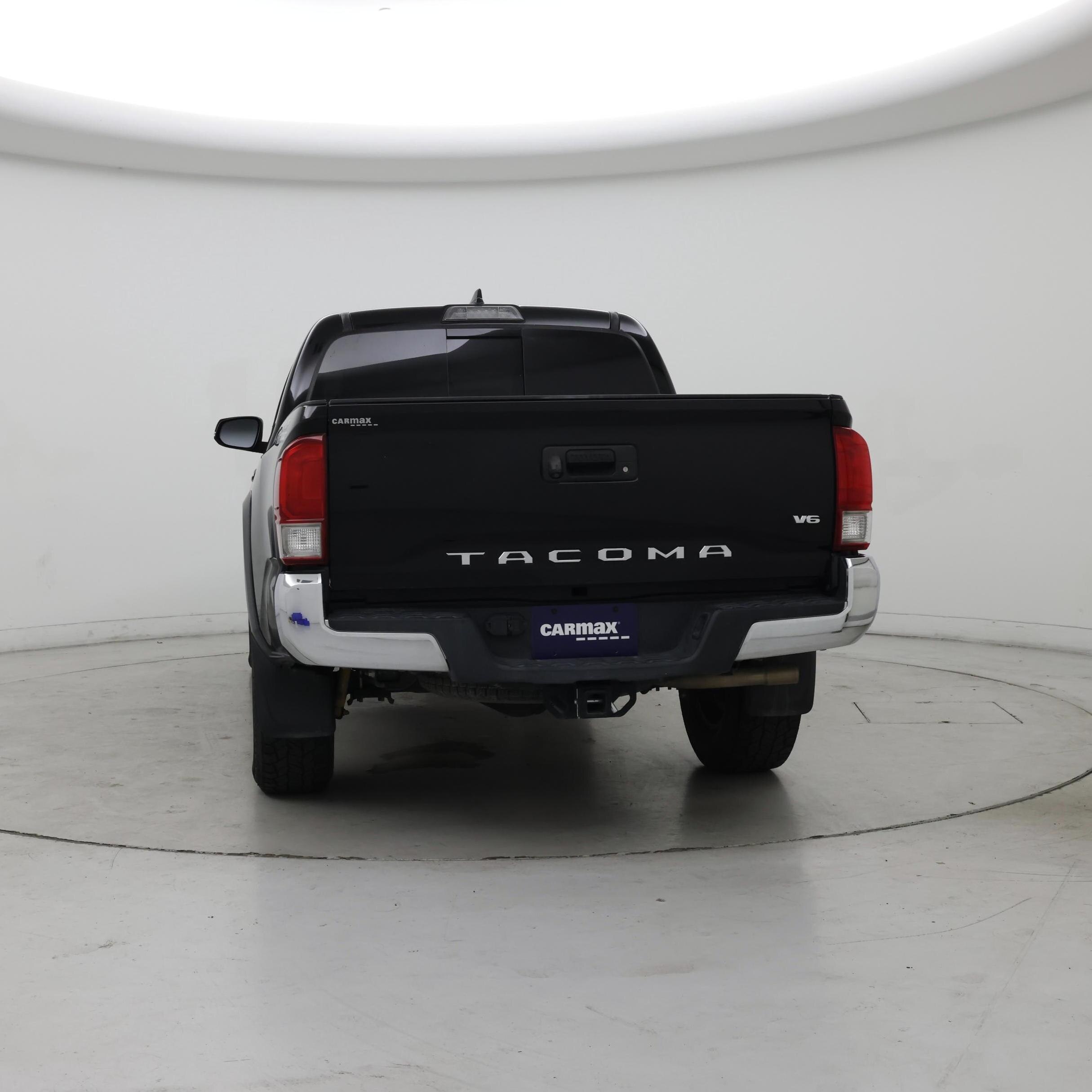 Thumbnail: 2017 Toyota Tacoma - 6