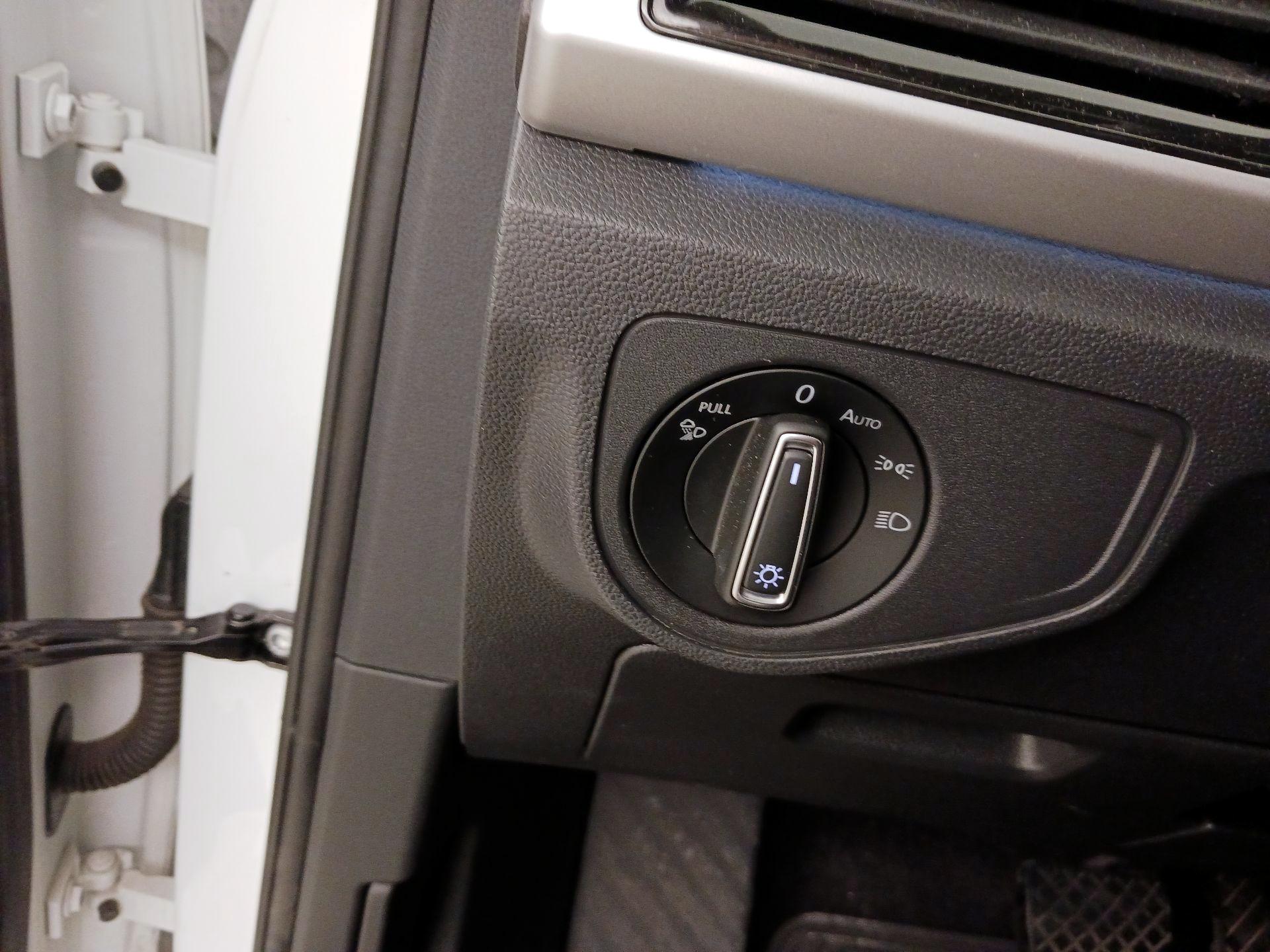 Thumbnail: 2021 Volkswagen Atlas - 13