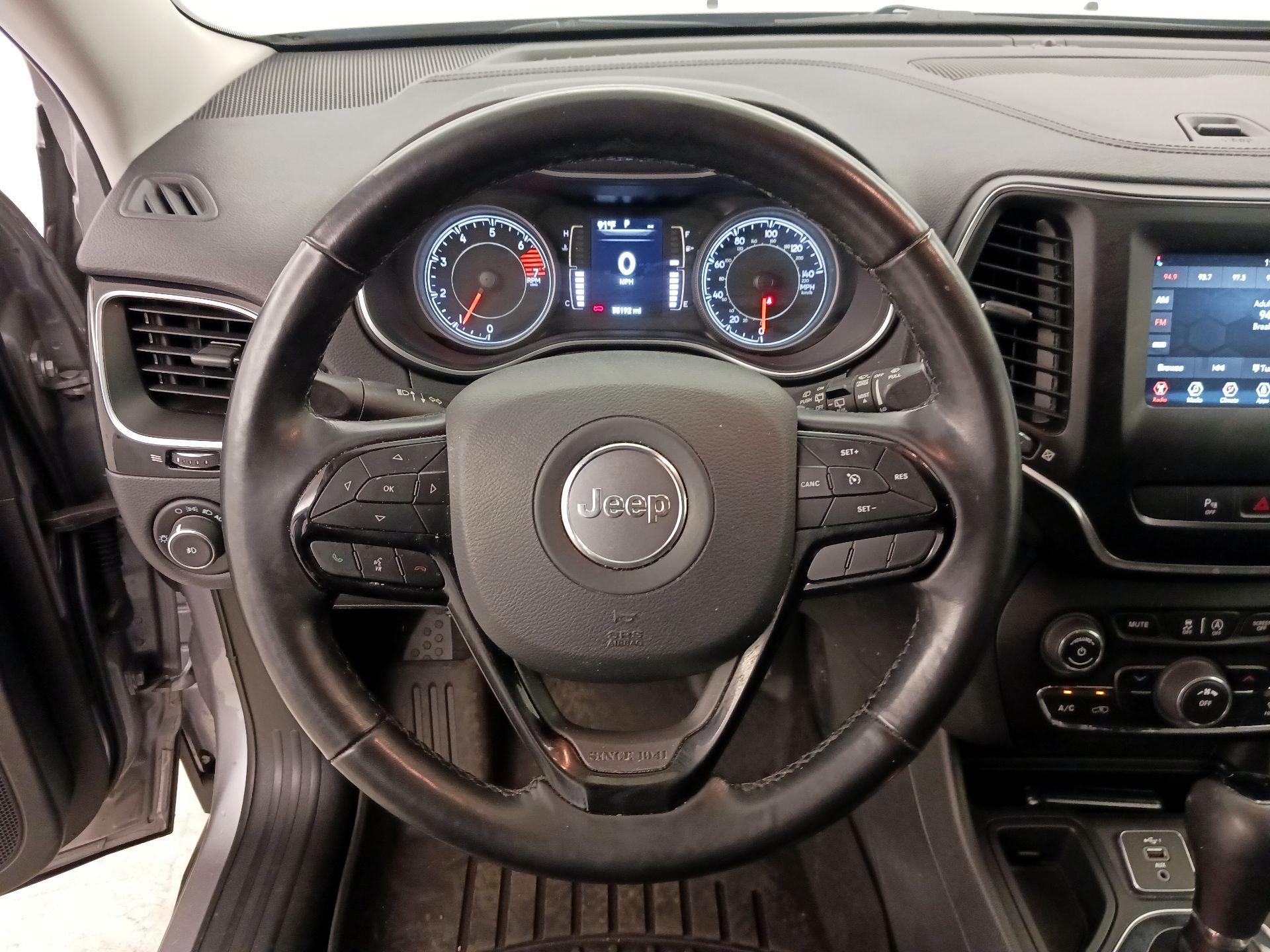Thumbnail: 2021 Jeep Cherokee - 10