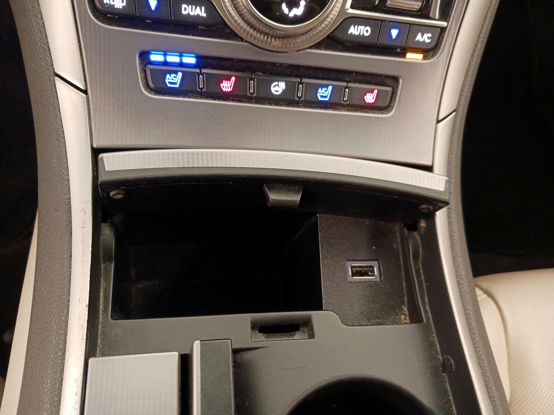 Thumbnail: 2020 Lincoln MKZ - 19