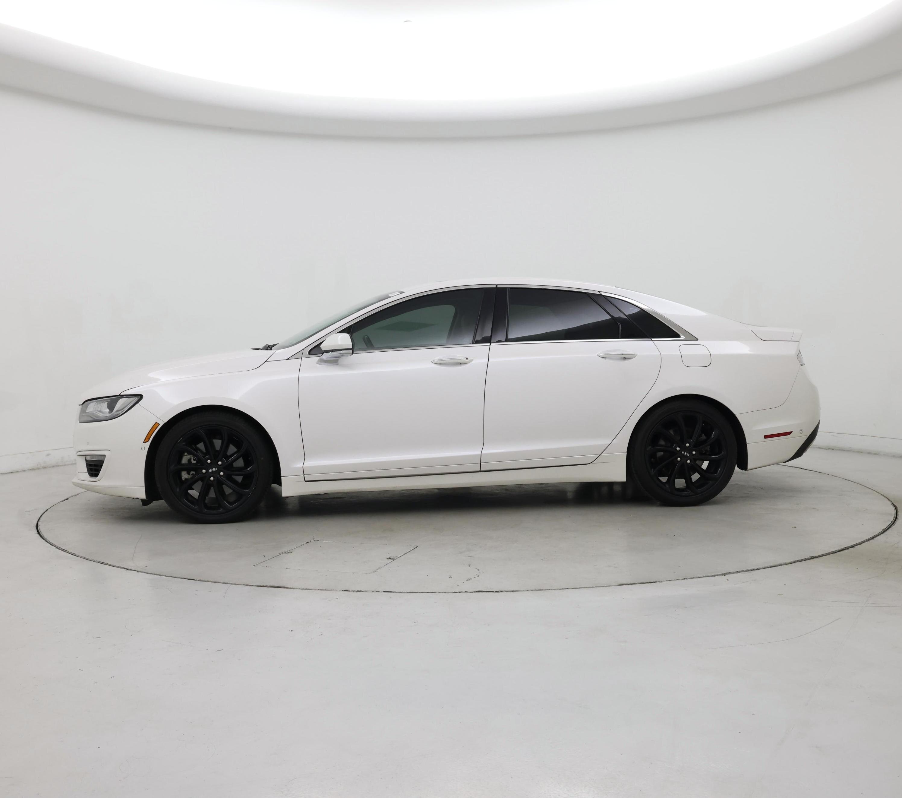 Thumbnail: 2020 Lincoln MKZ - 3