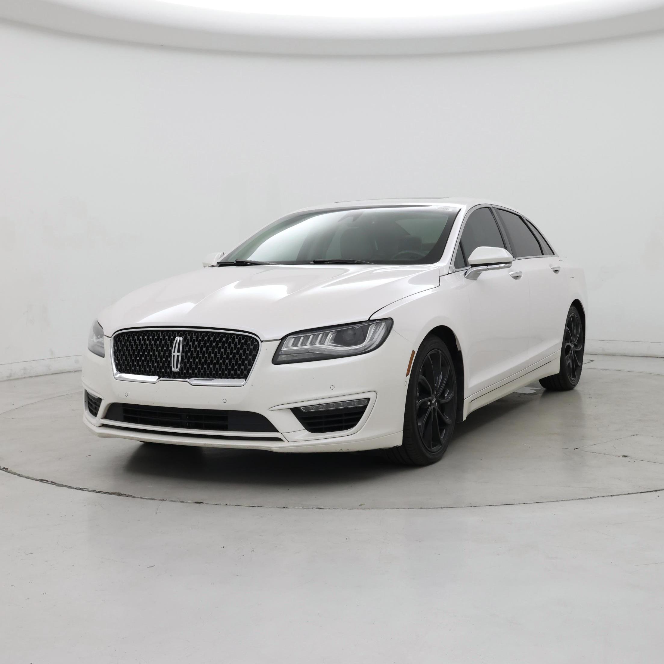 Thumbnail: 2020 Lincoln MKZ - 4