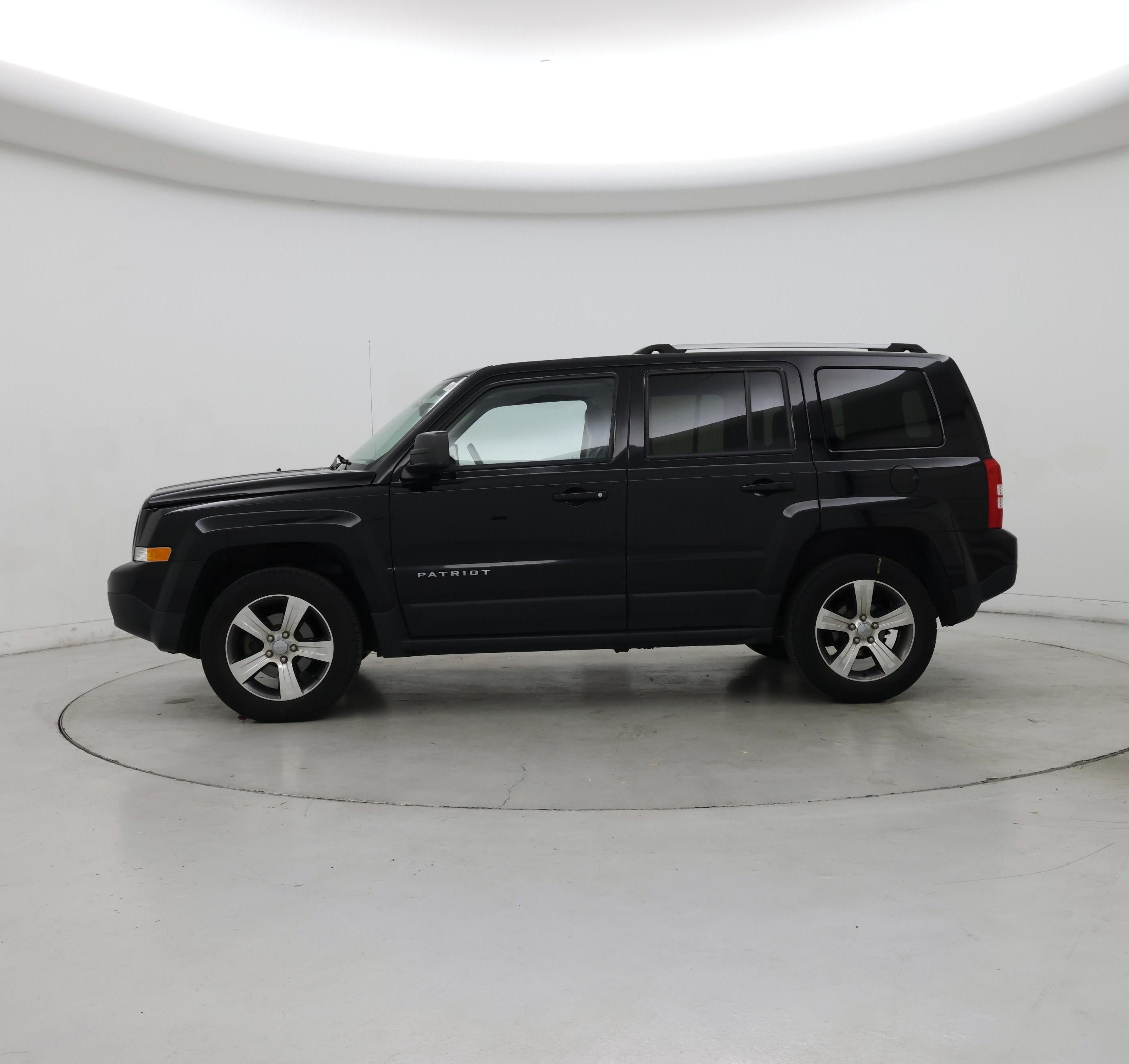 Thumbnail: 2017 Jeep Patriot - 3