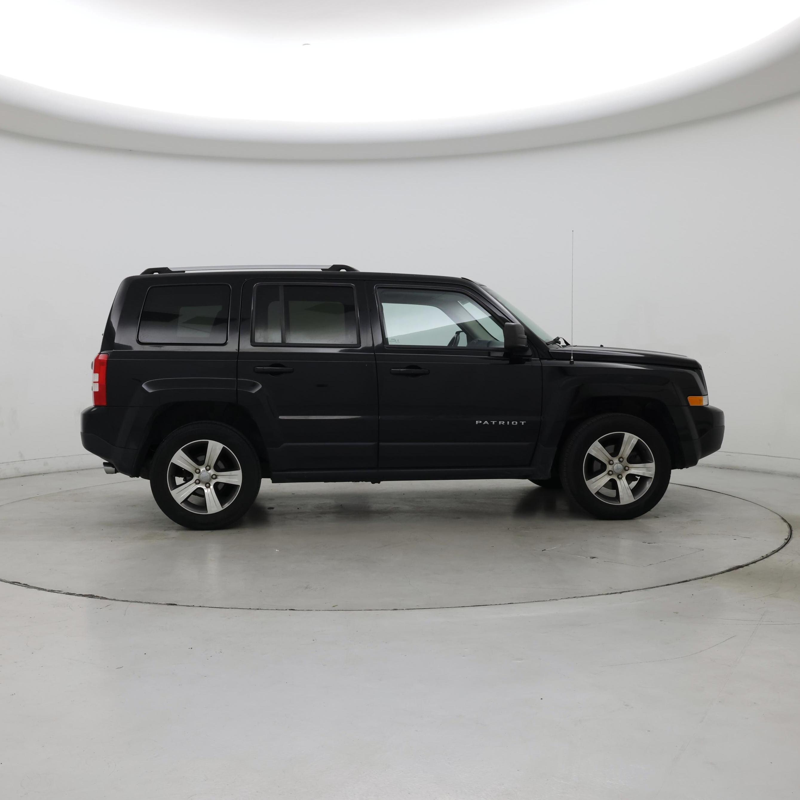Thumbnail: 2017 Jeep Patriot - 7