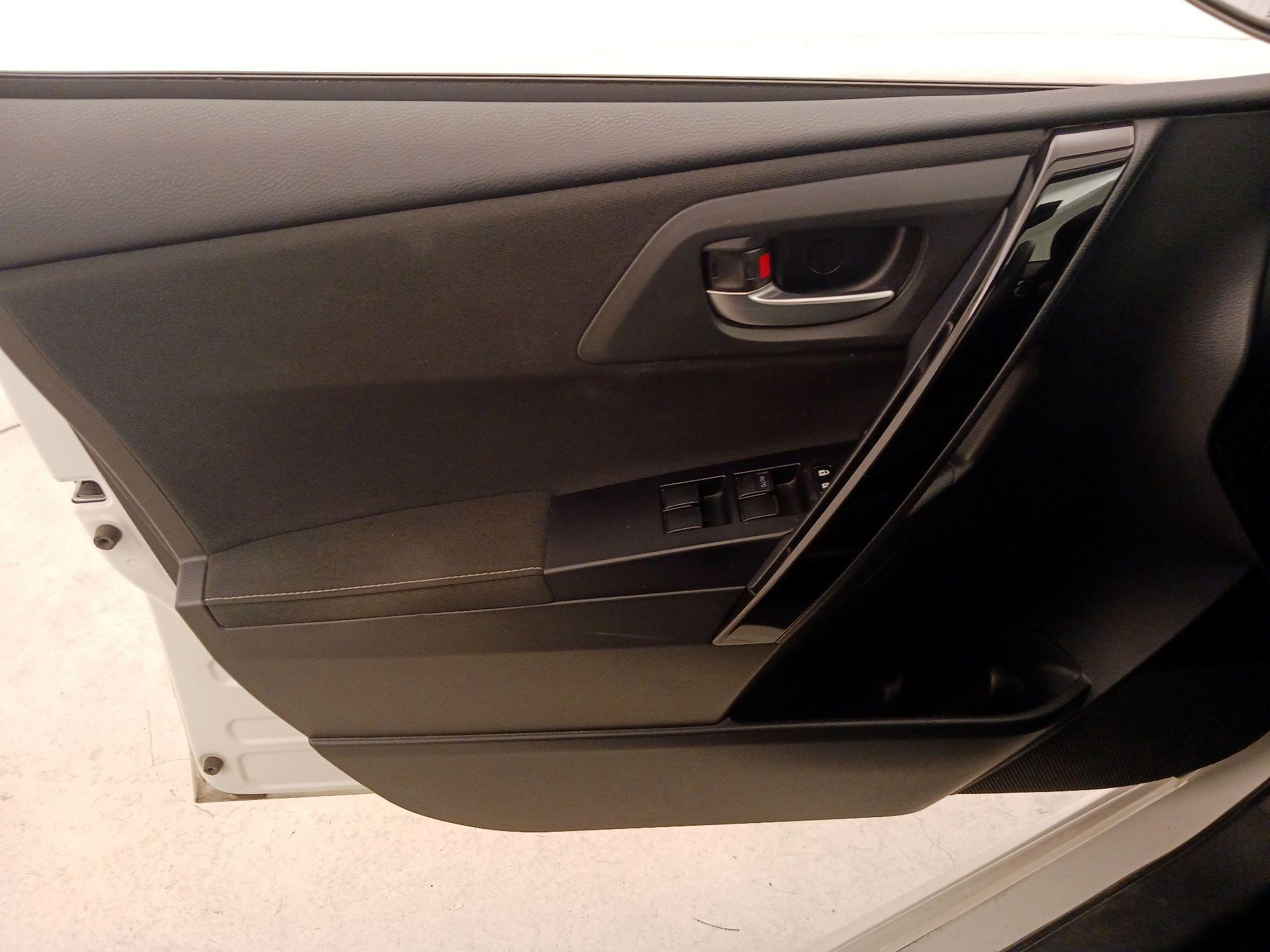 Thumbnail: 2017 Toyota Corolla iM - 12
