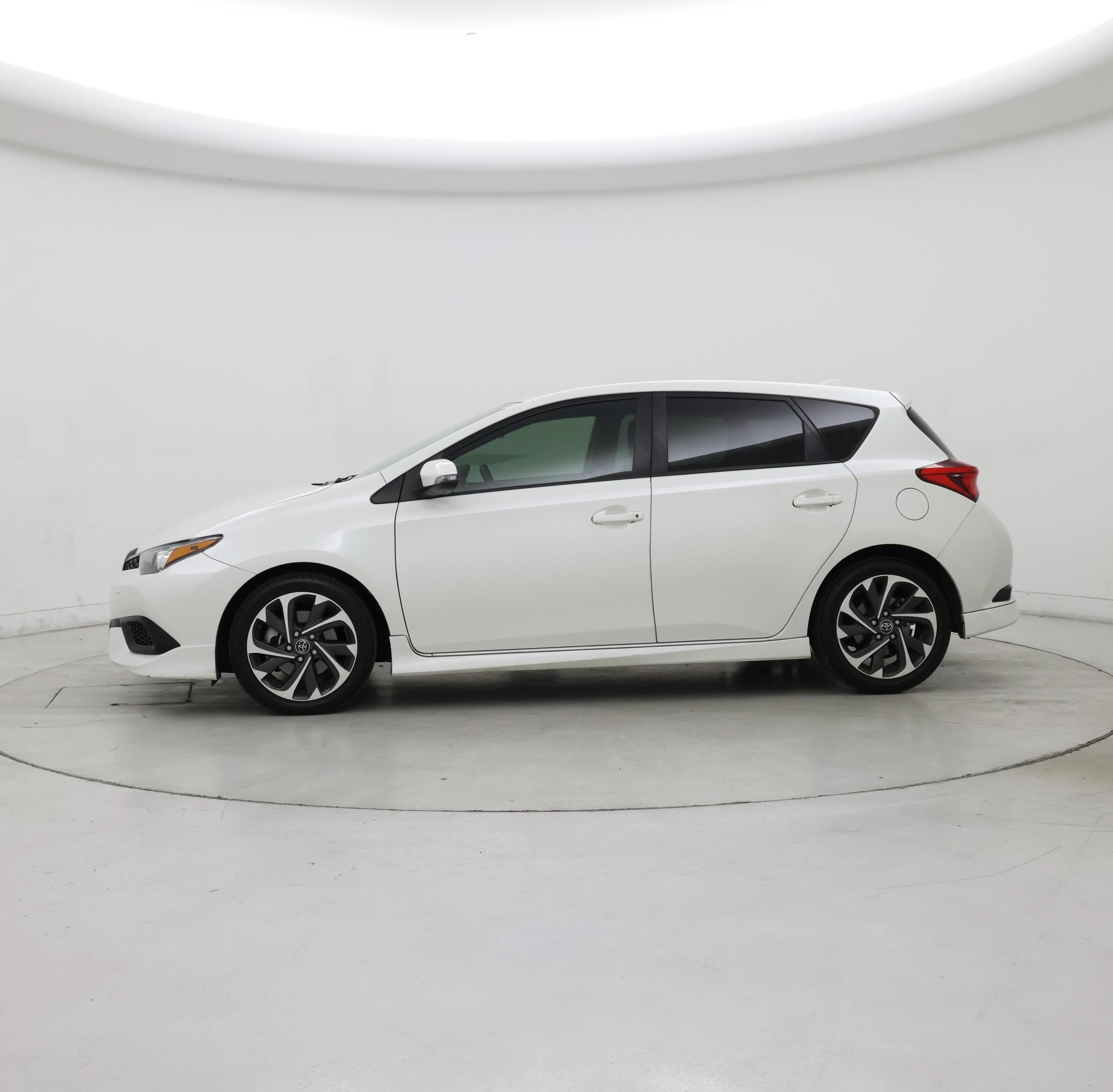 Thumbnail: 2017 Toyota Corolla iM - 3