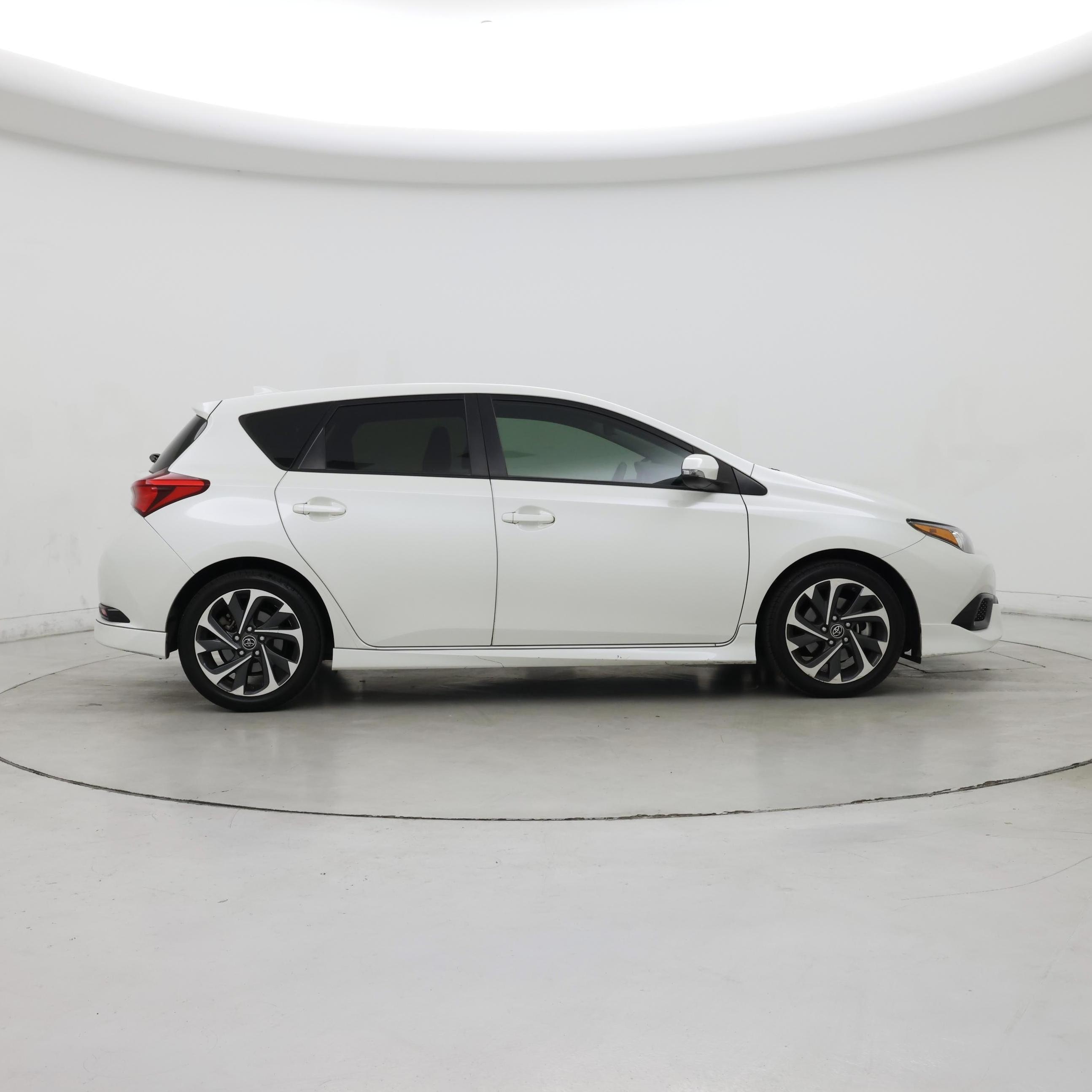 Thumbnail: 2017 Toyota Corolla iM - 7