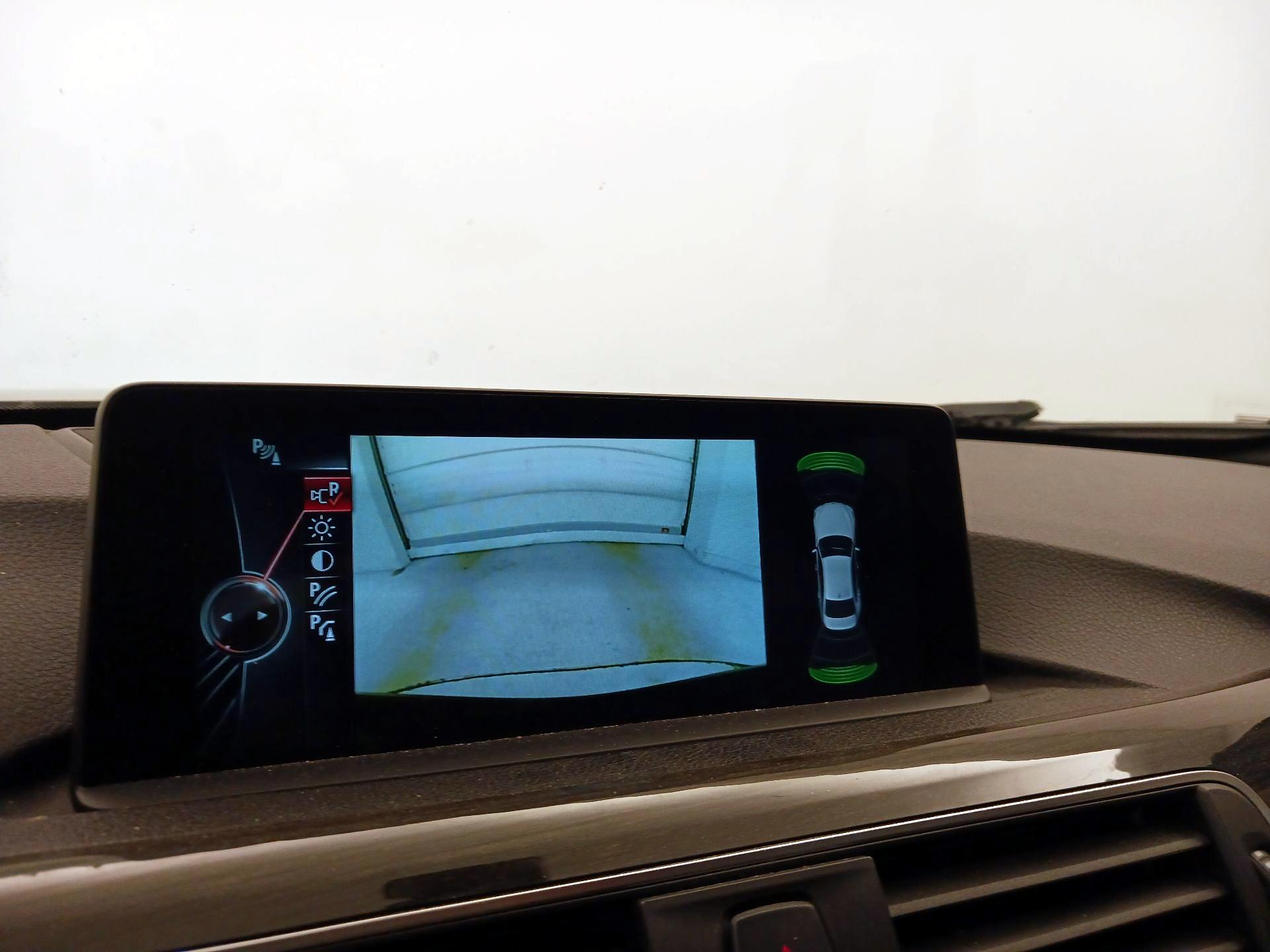 Thumbnail: 2016 BMW 3 Series - 15