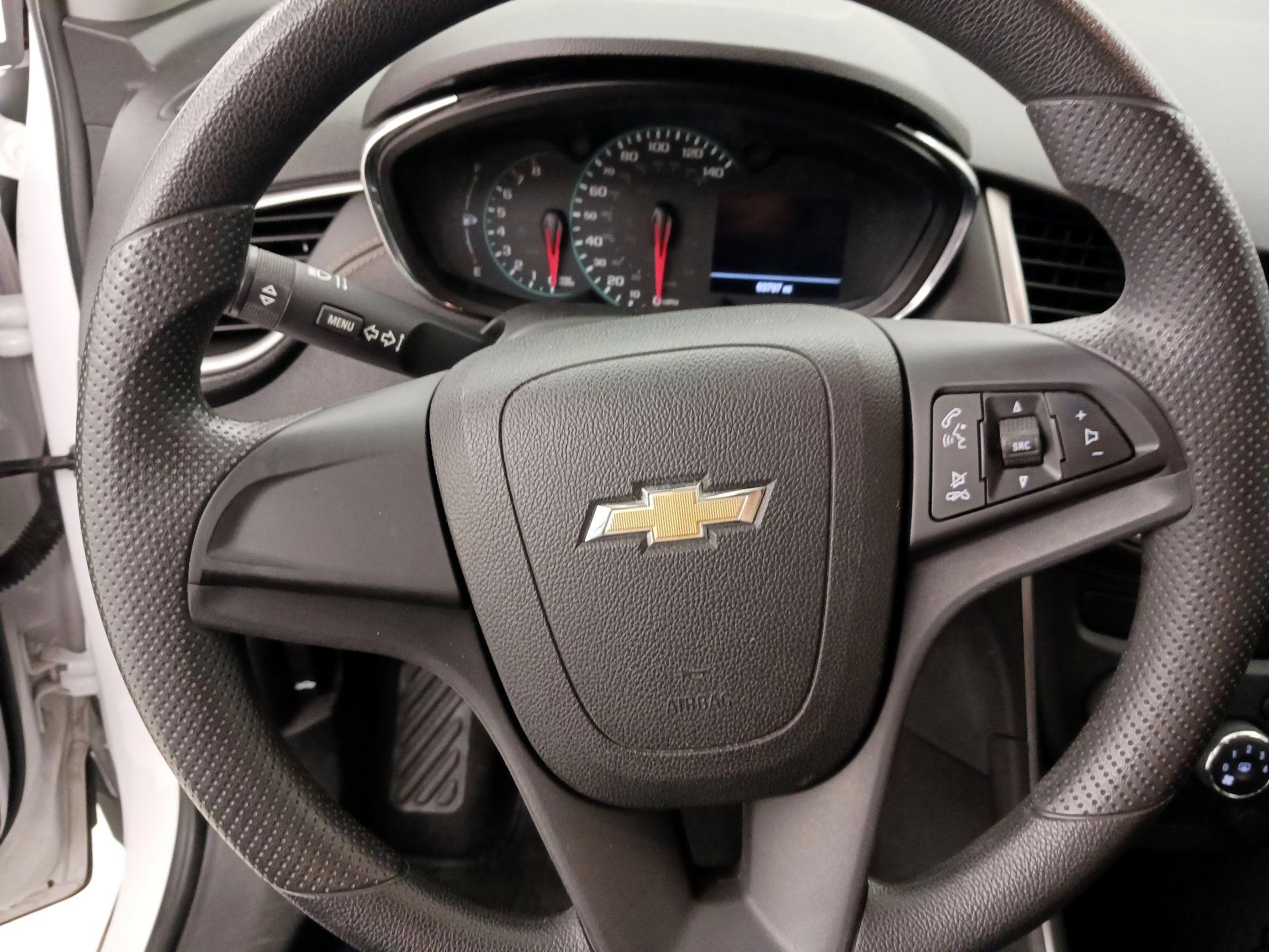 Thumbnail: 2017 Chevrolet Trax - 10
