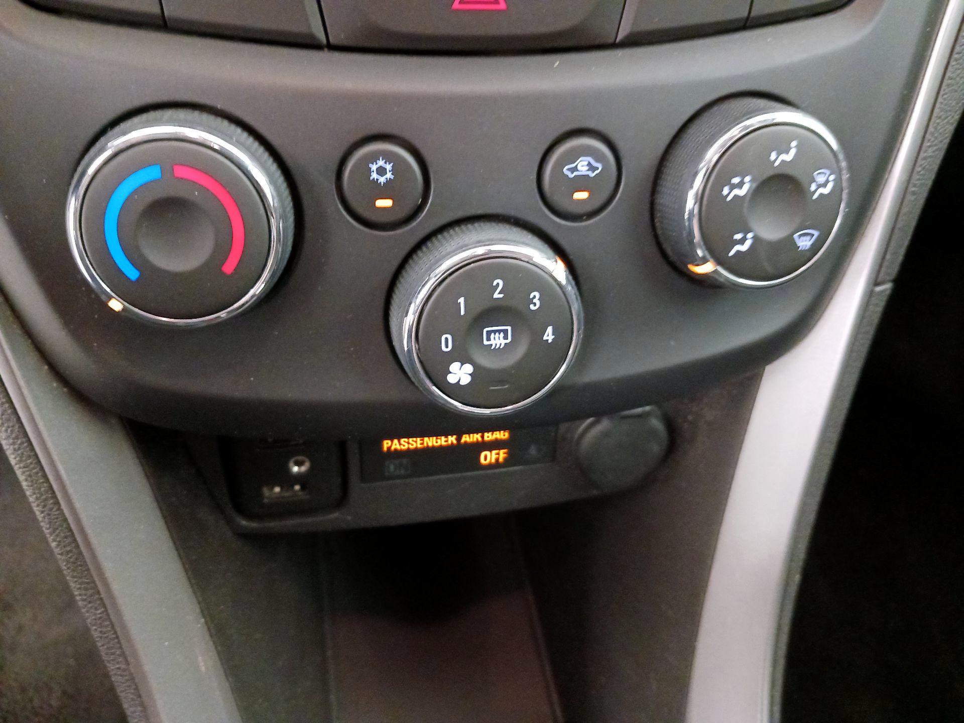 Thumbnail: 2017 Chevrolet Trax - 15