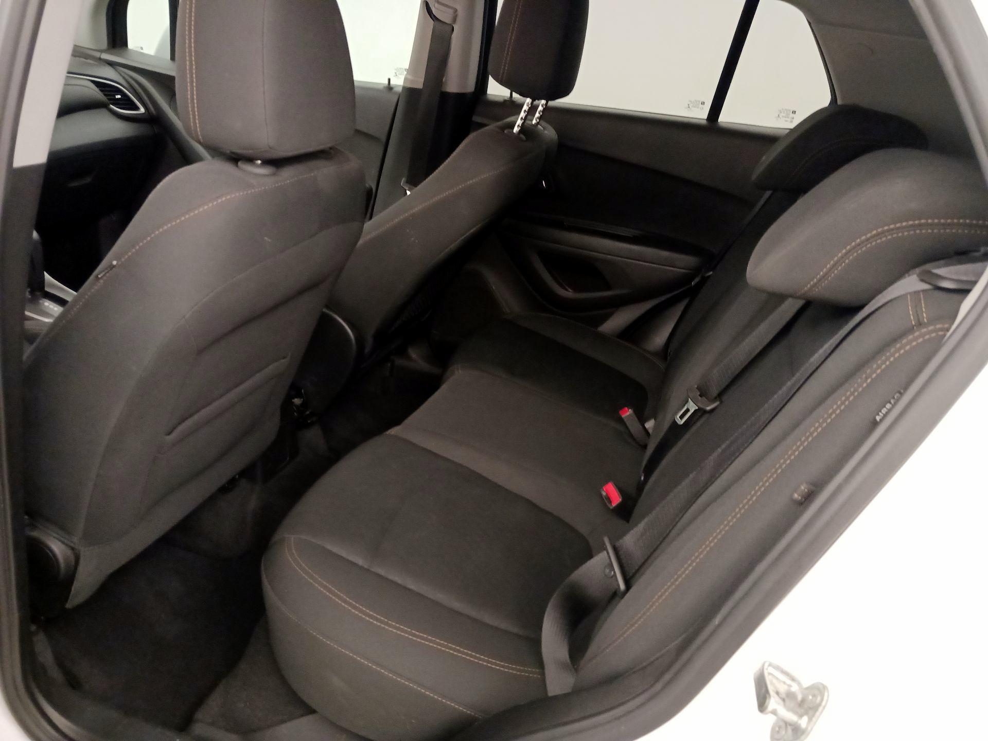 Thumbnail: 2017 Chevrolet Trax - 18