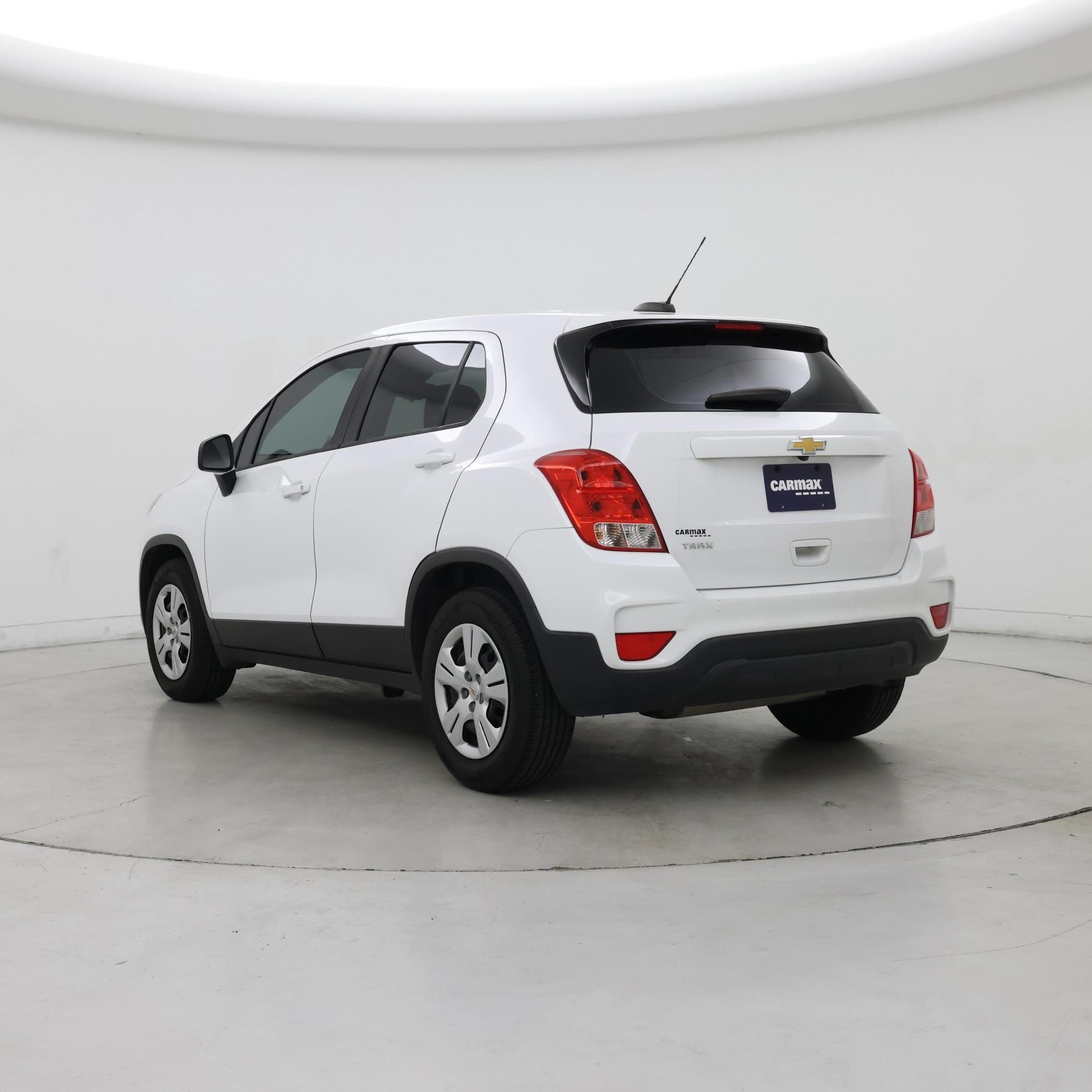 Thumbnail: 2017 Chevrolet Trax - 2