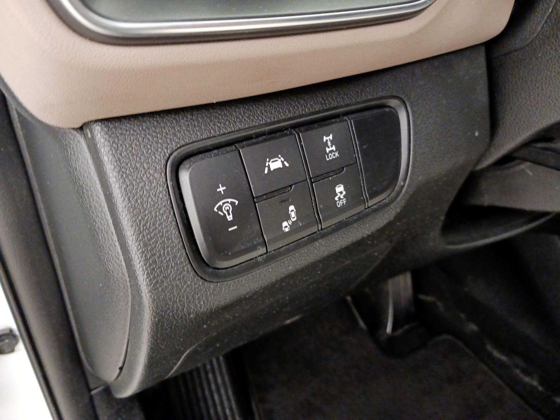 Thumbnail: 2019 Hyundai Santa Fe - 13