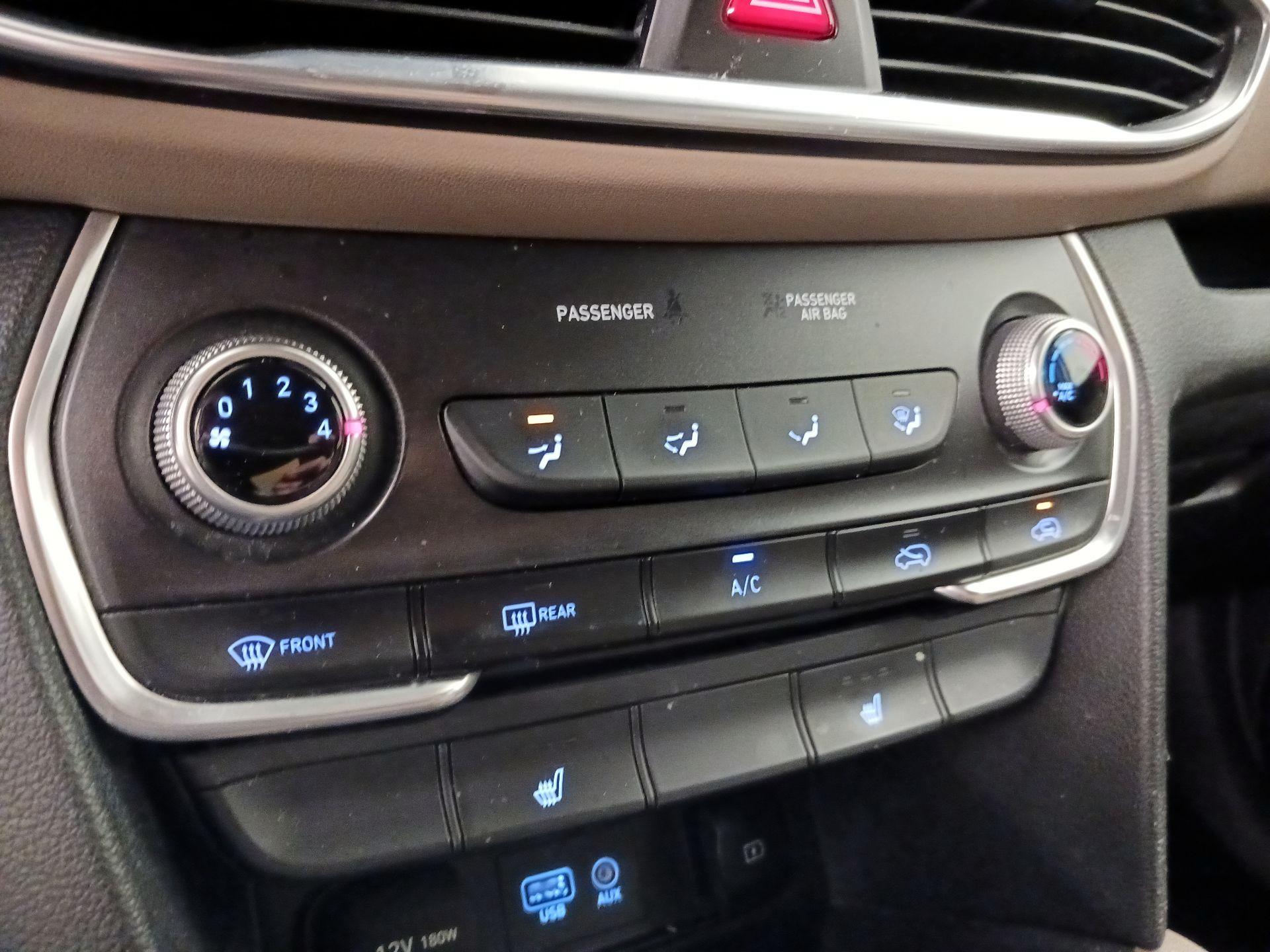 Thumbnail: 2019 Hyundai Santa Fe - 16