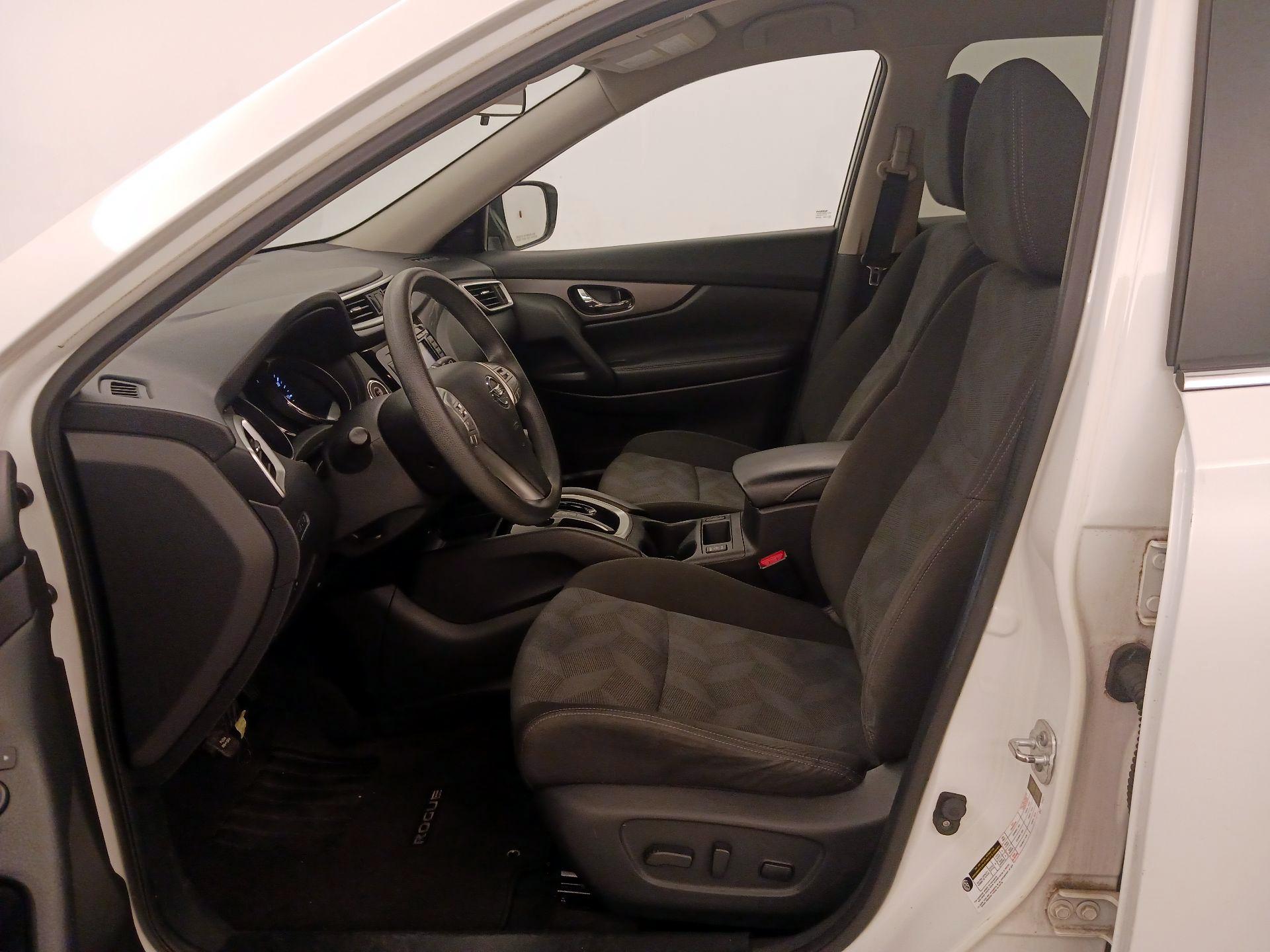Thumbnail: 2016 Nissan Rogue - 11