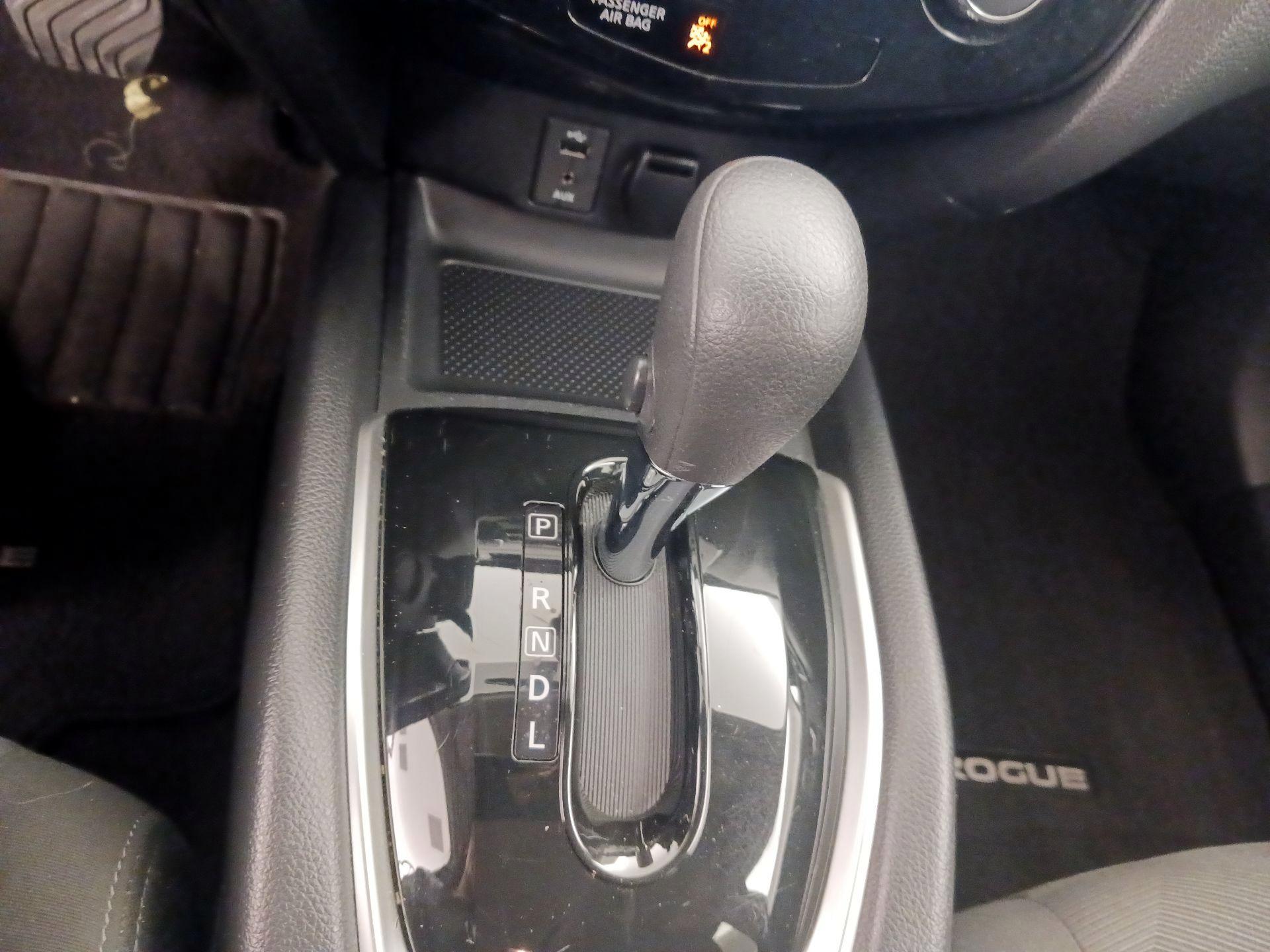 Thumbnail: 2016 Nissan Rogue - 18