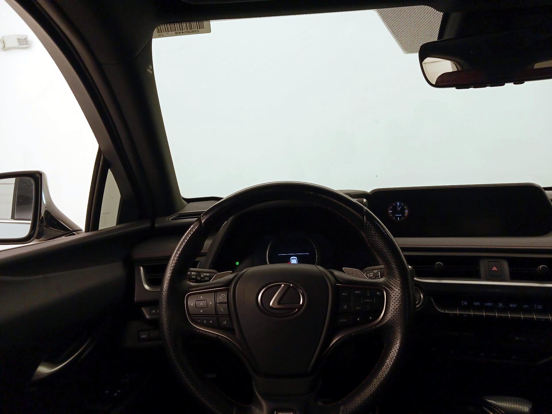 Thumbnail: 2019 Lexus UX - 10