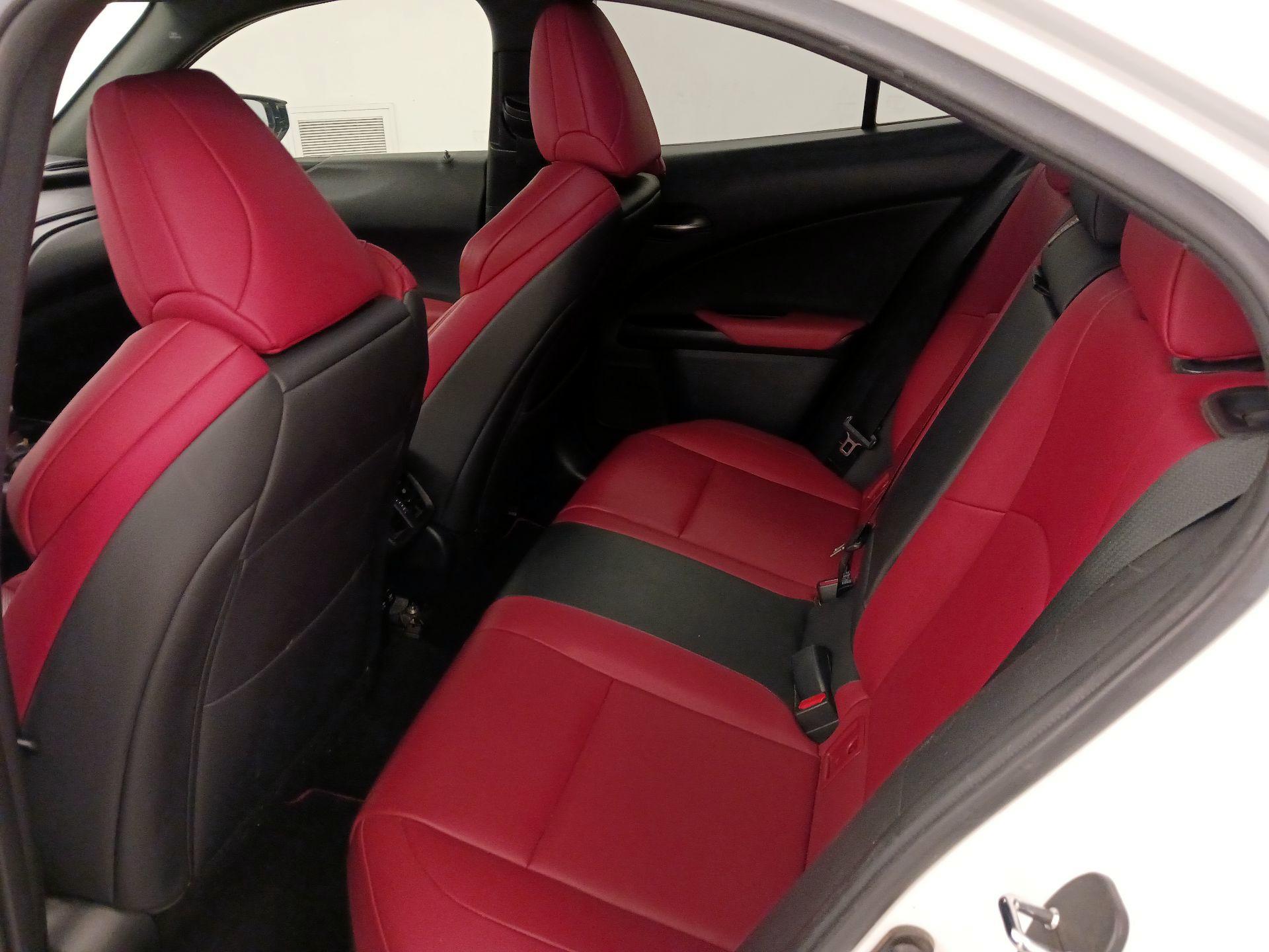 Thumbnail: 2019 Lexus UX - 20