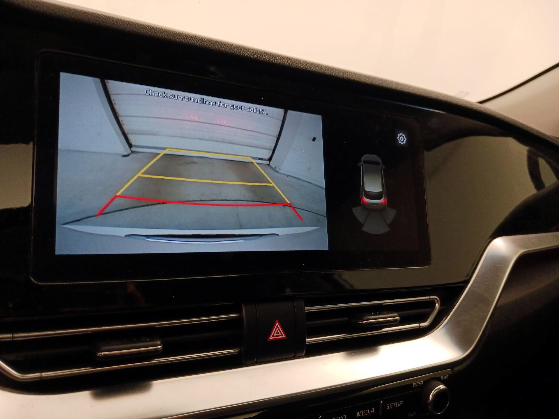 Thumbnail: 2020 Kia Niro - 15