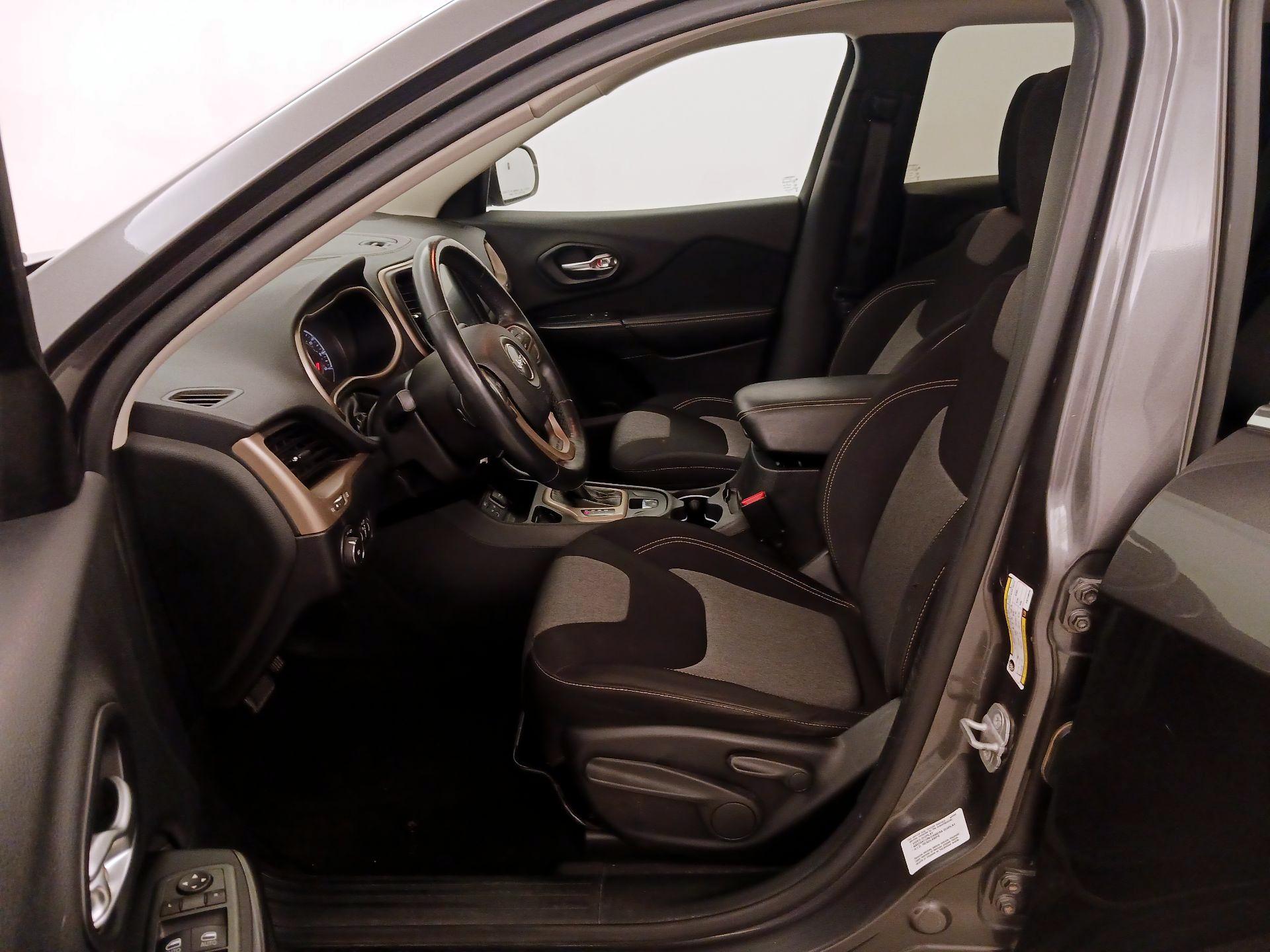 Thumbnail: 2014 Jeep Cherokee - 11