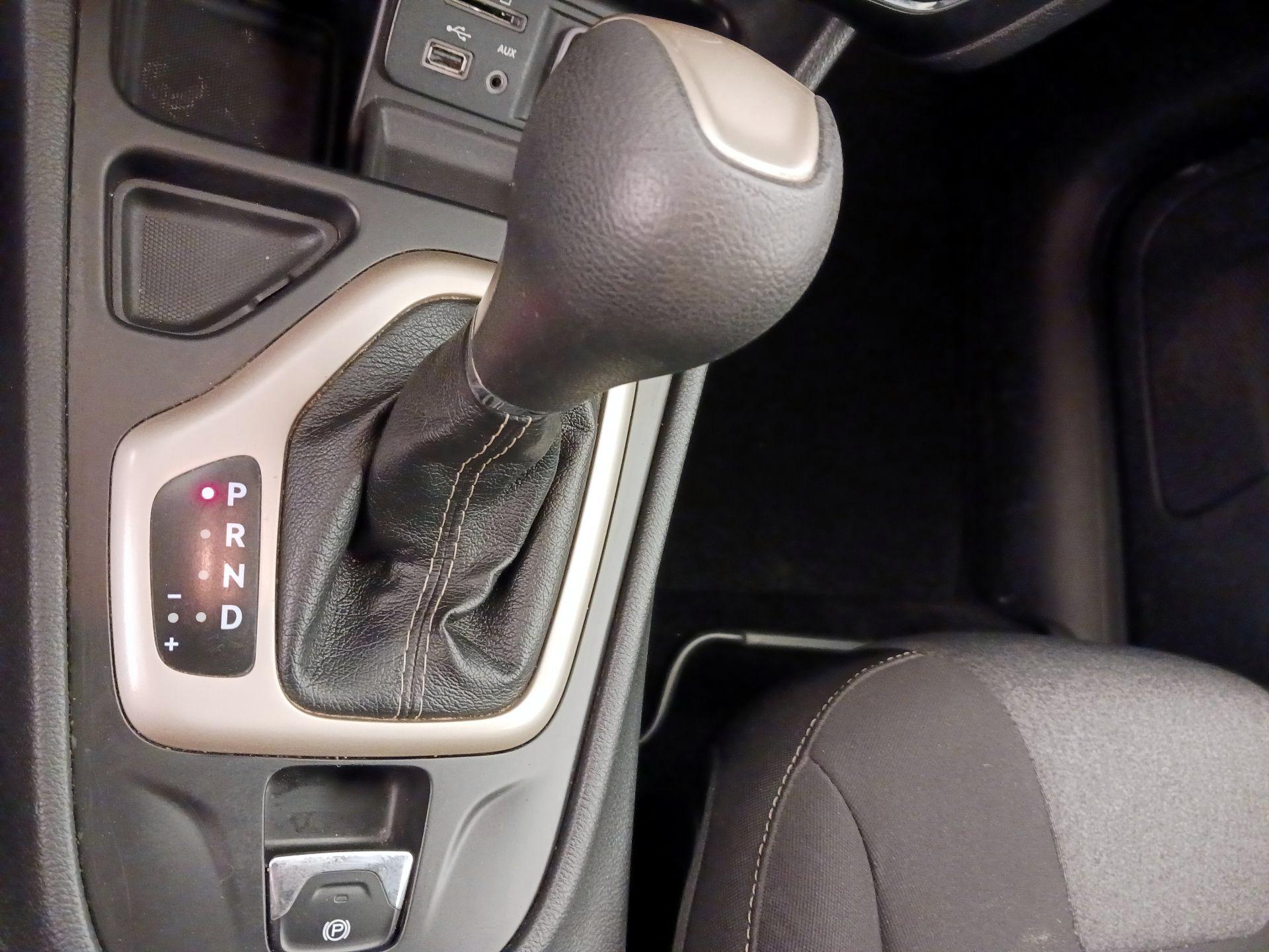 Thumbnail: 2014 Jeep Cherokee - 16