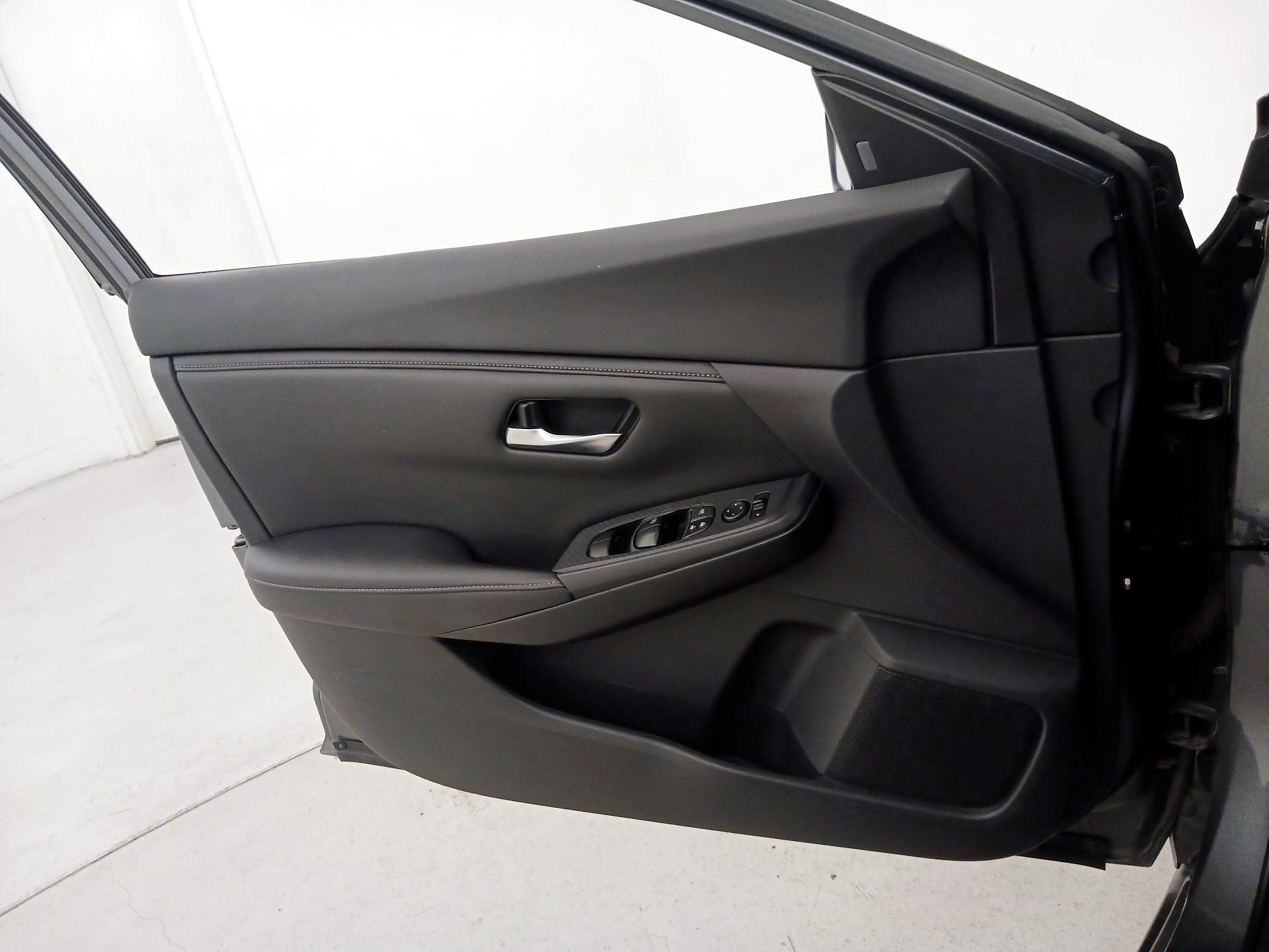 Thumbnail: 2020 Nissan Sentra - 12