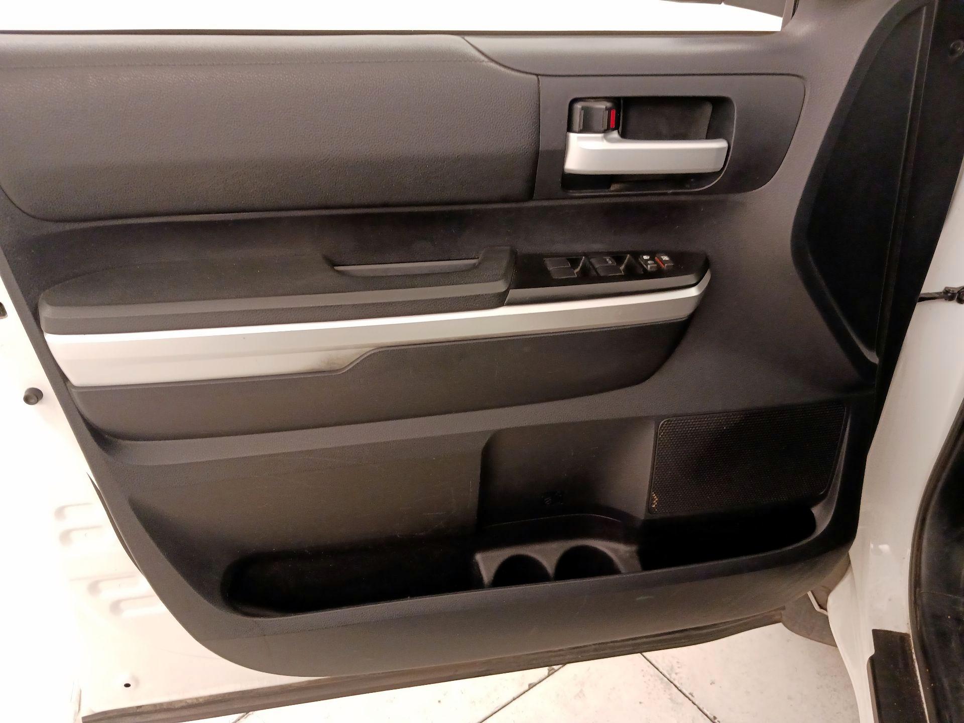 Thumbnail: 2015 Toyota Tundra - 12