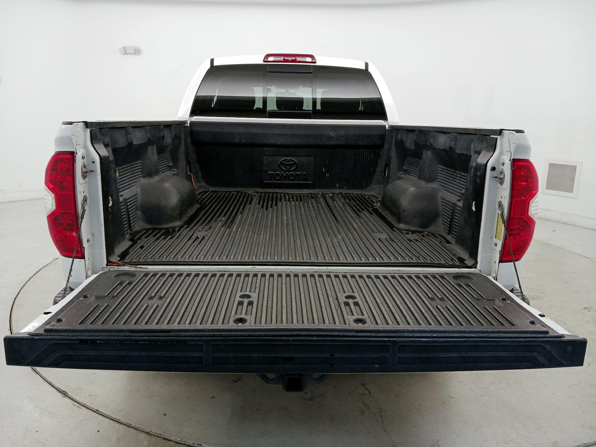 Thumbnail: 2015 Toyota Tundra - 20